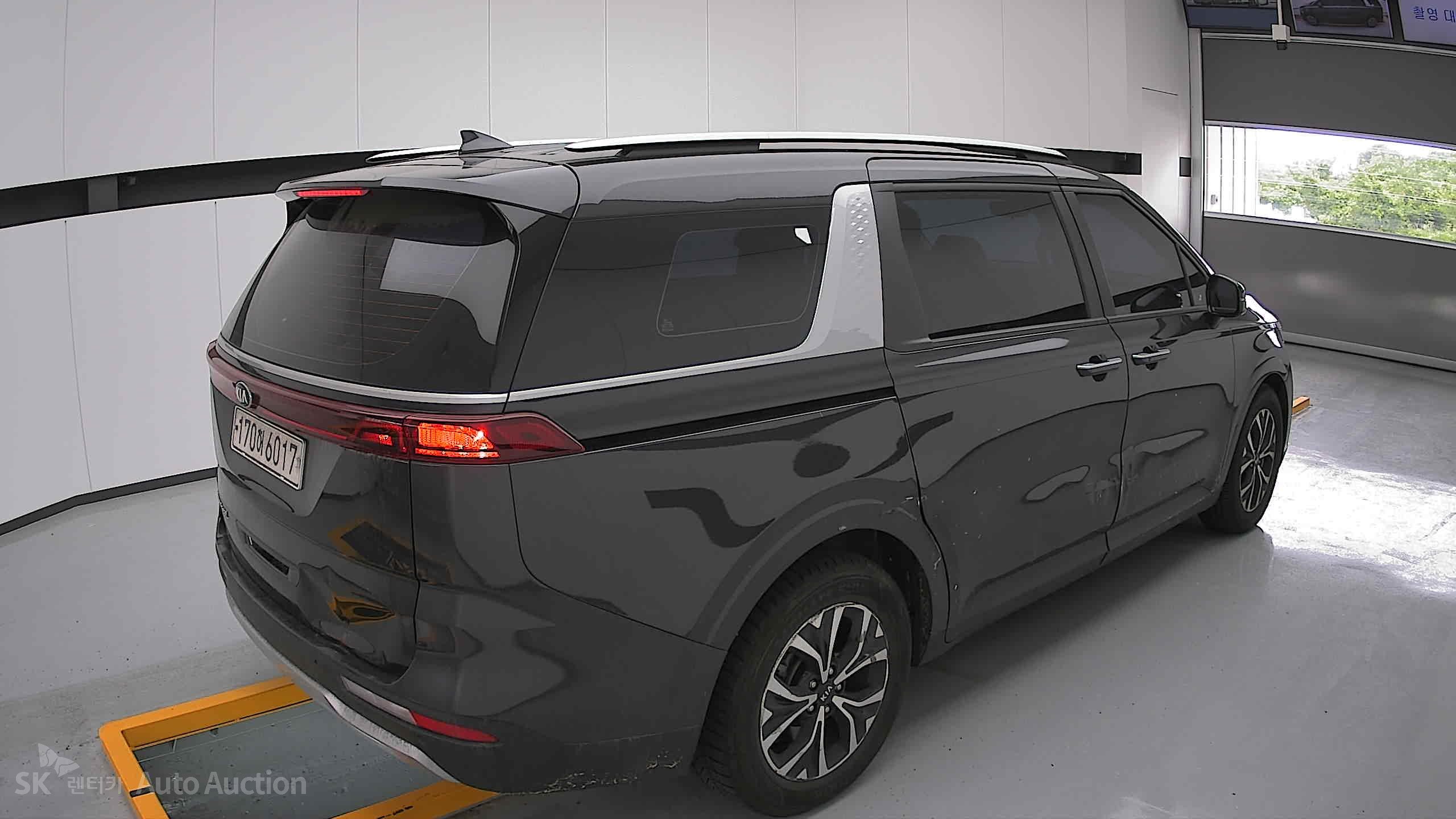 2021 - kia carnival