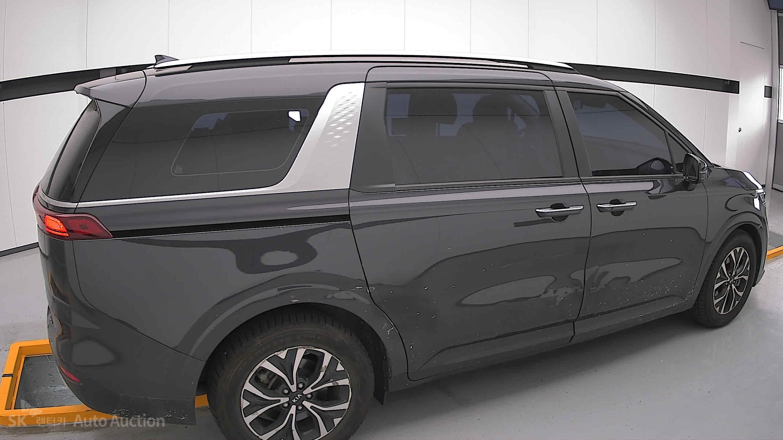 2021 - kia carnival