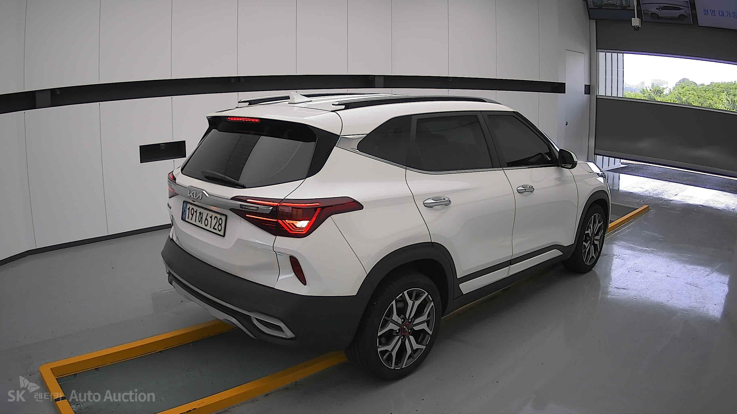 2023 - kia seltos