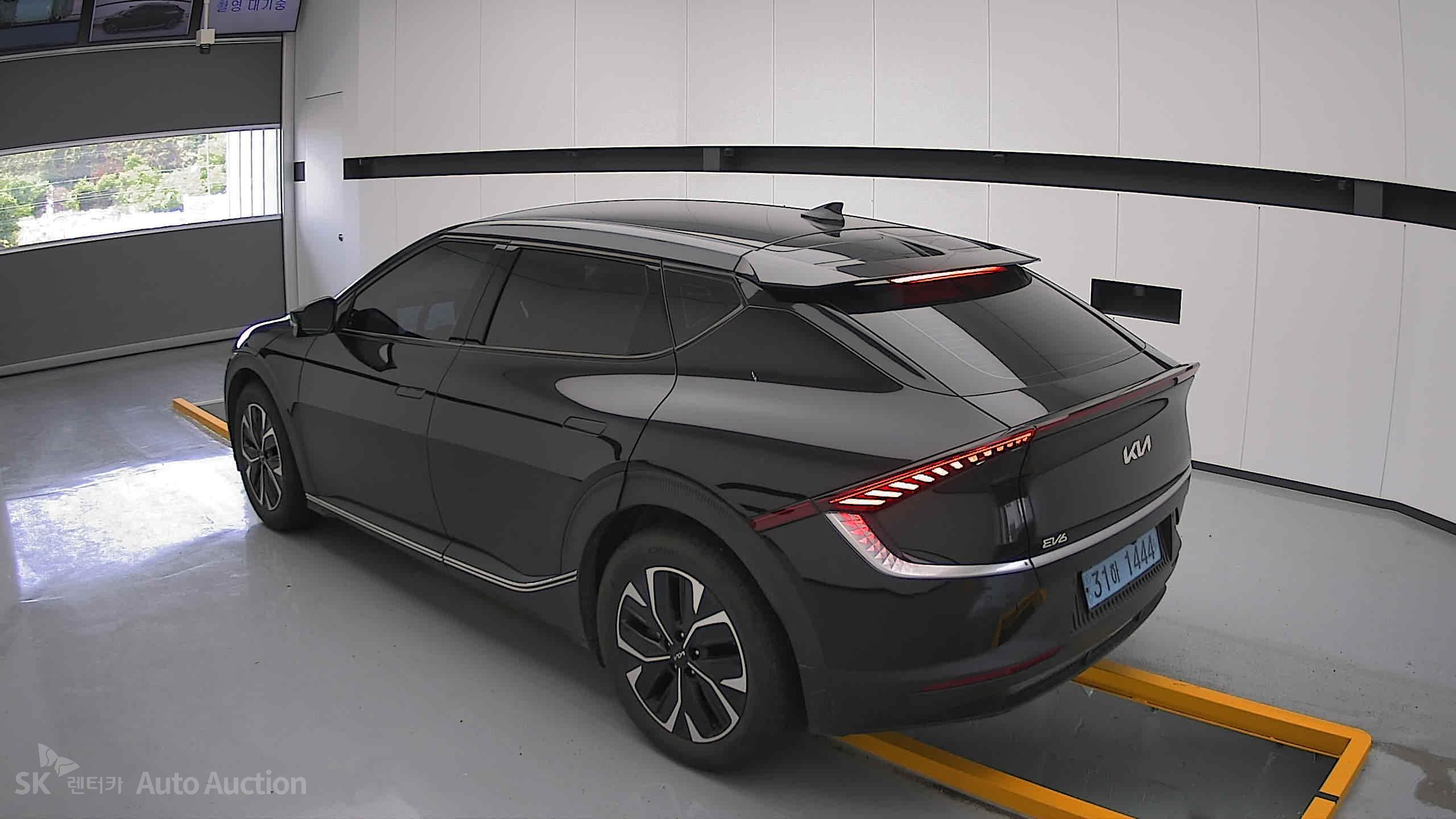 2022 - kia ev6