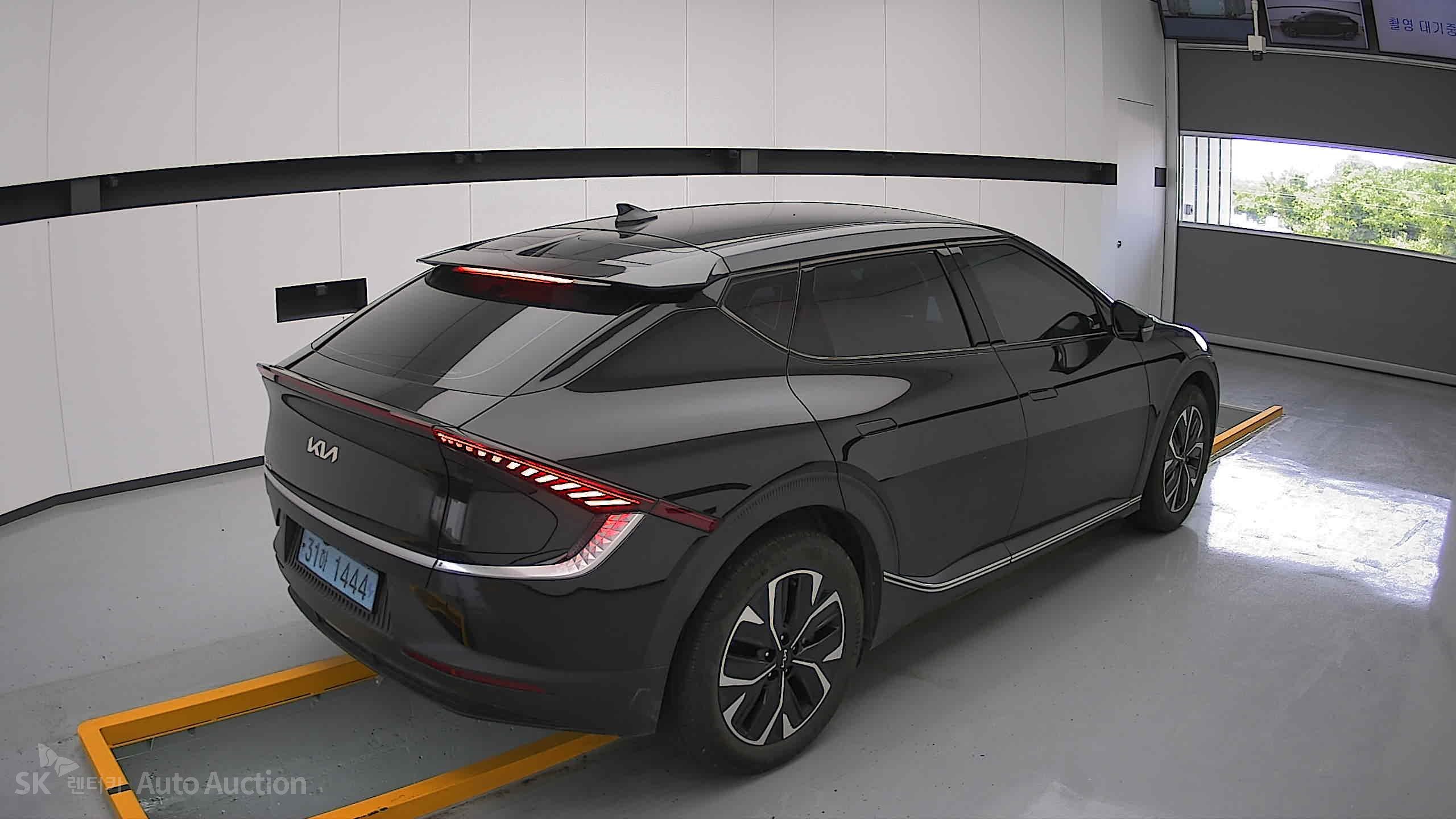 2022 - kia ev6