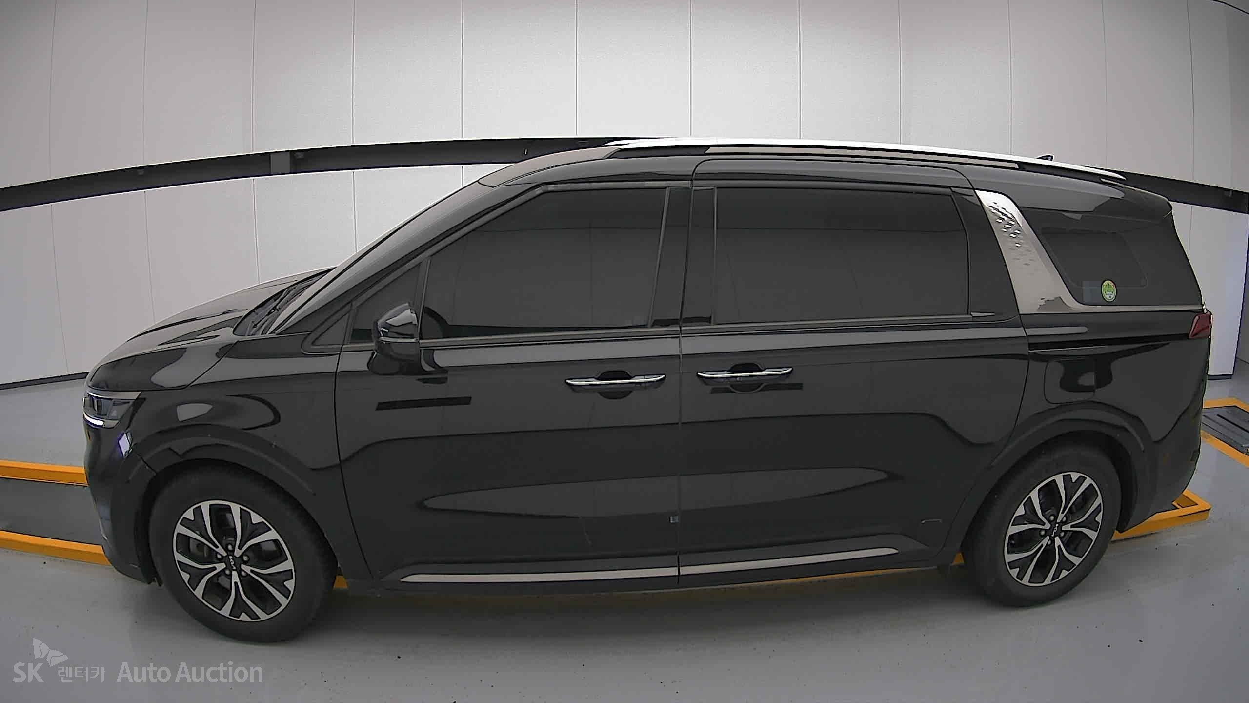 2022 - kia carnival