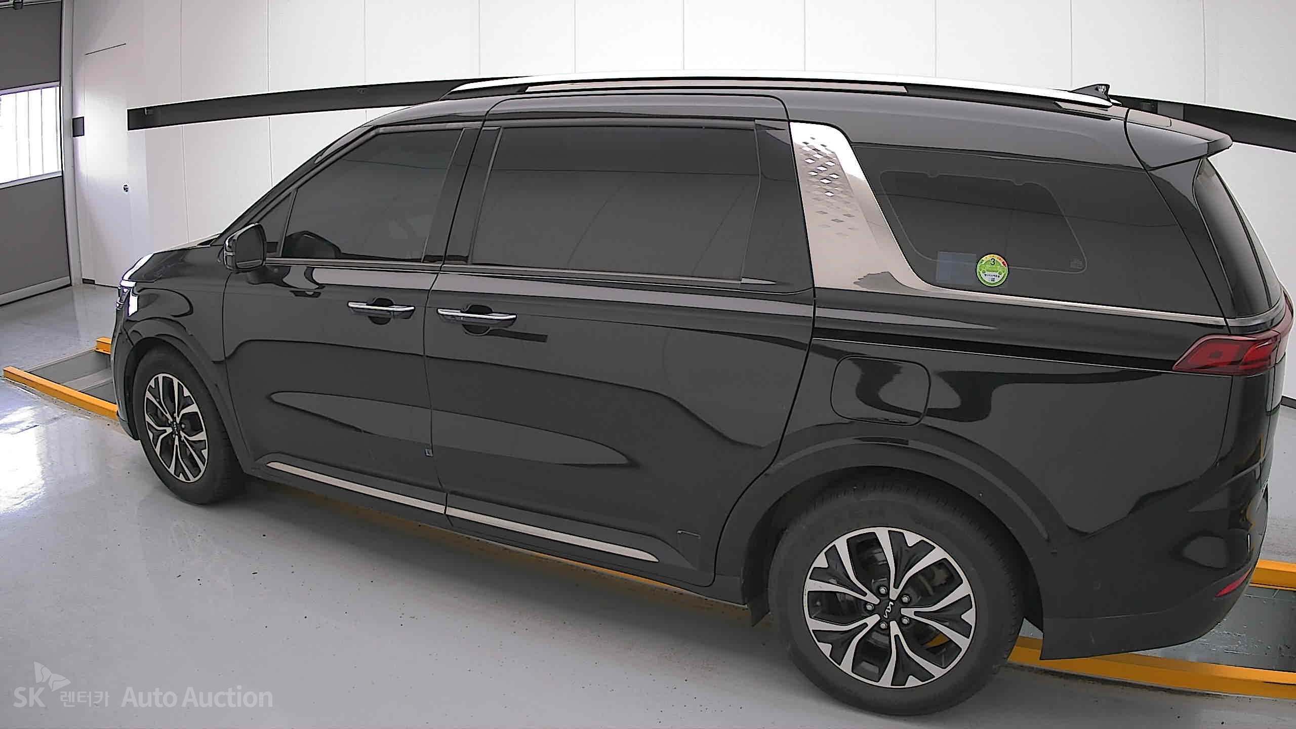 2022 - kia carnival