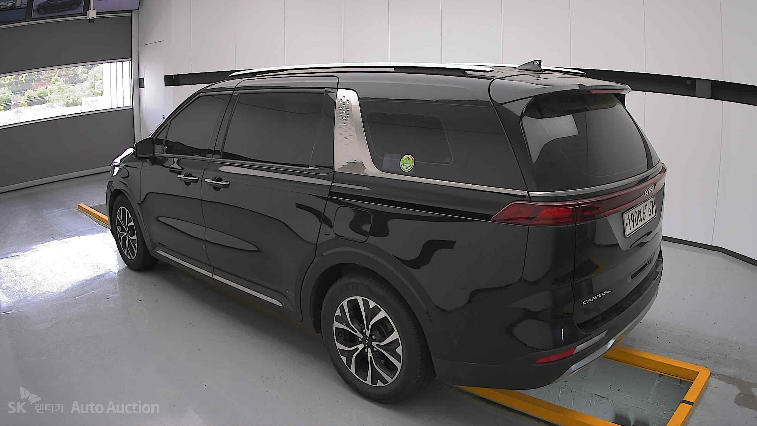 2022 - kia carnival
