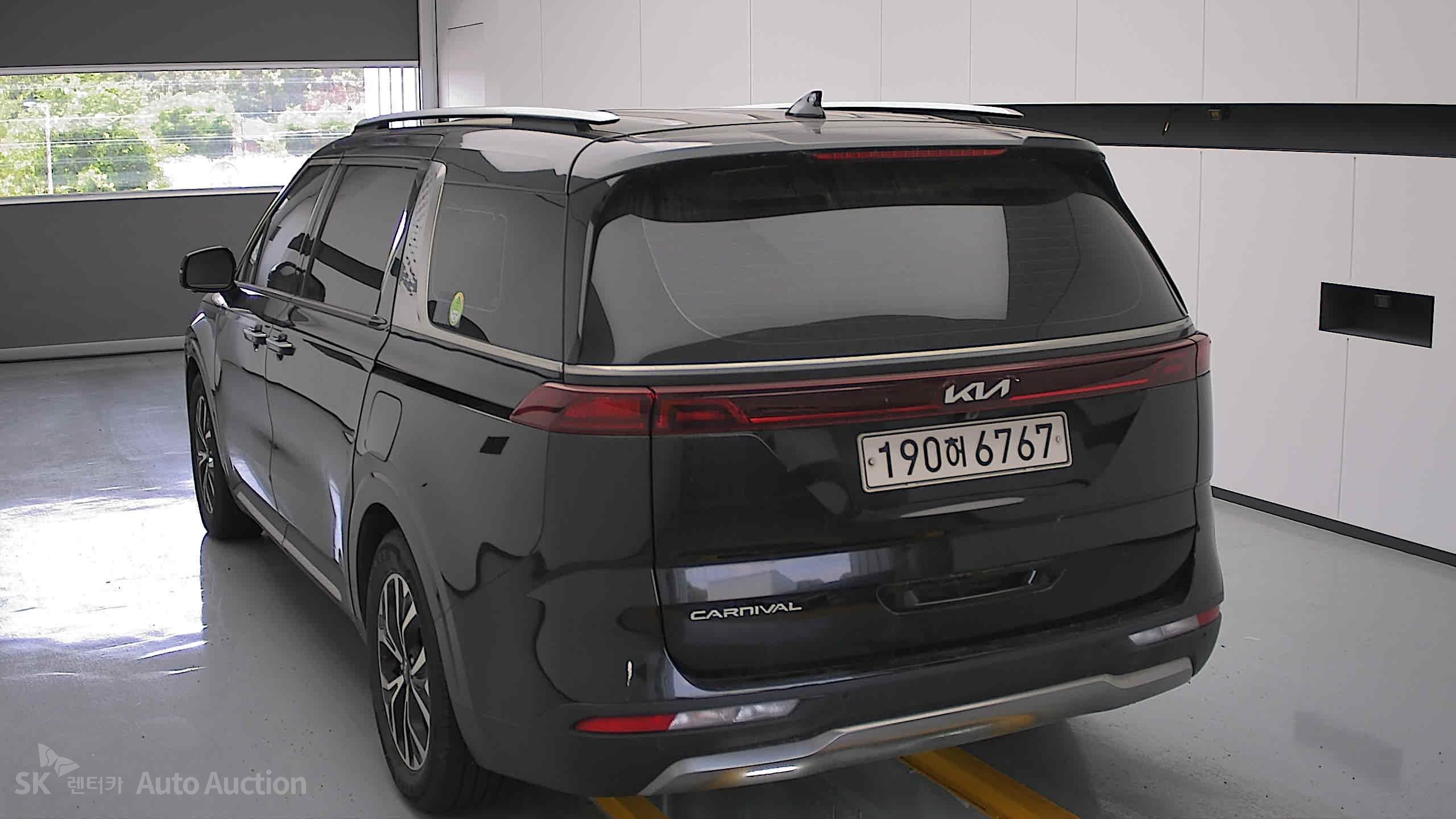 2022 - kia carnival