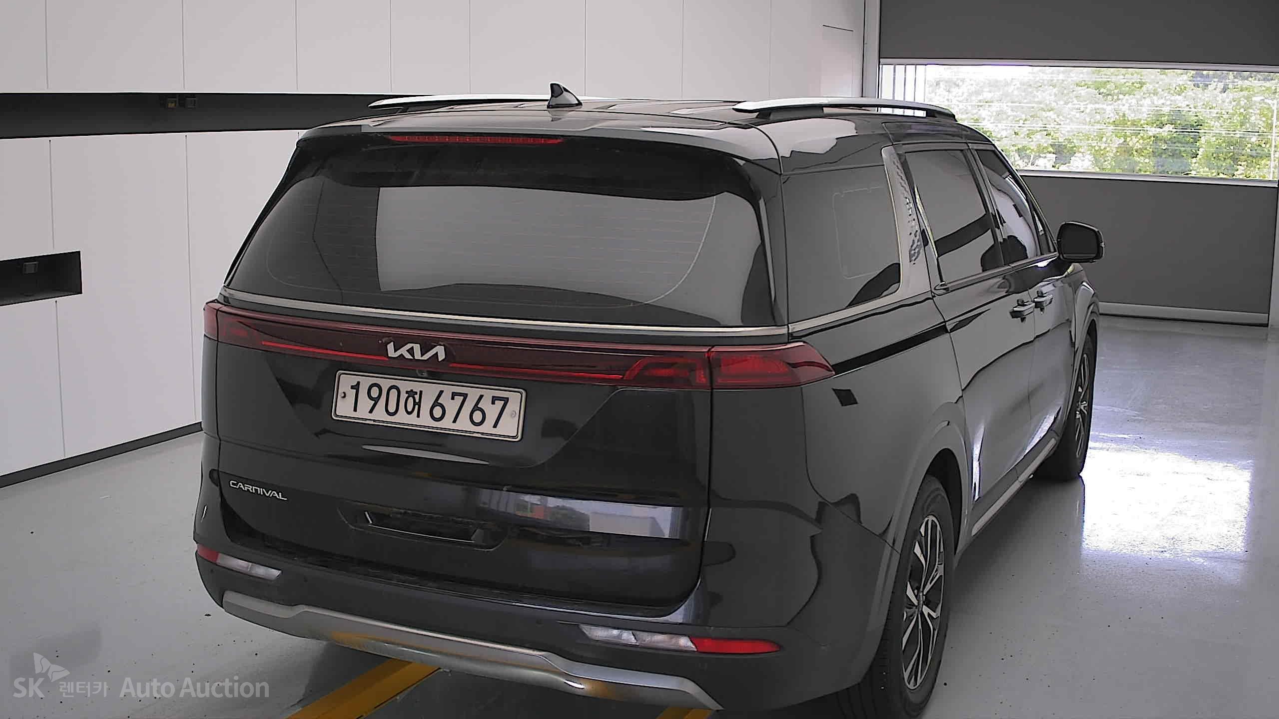 2022 - kia carnival