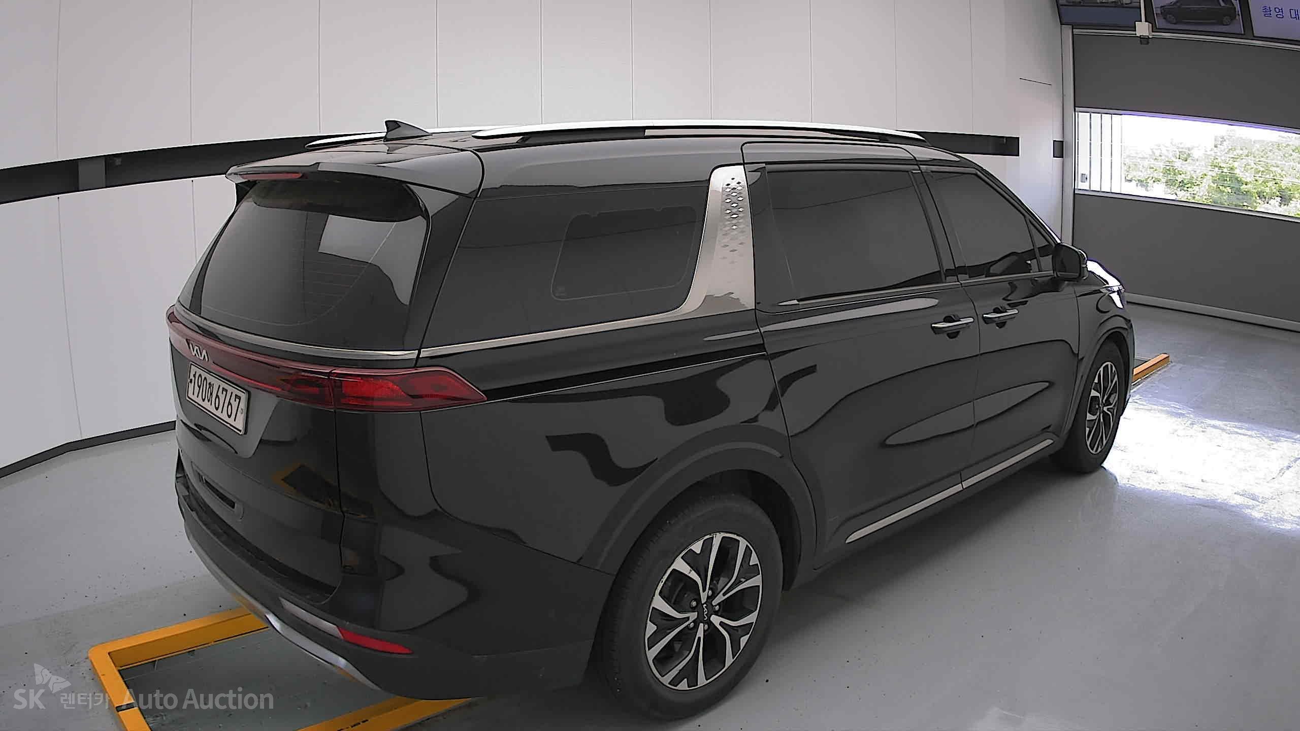 2022 - kia carnival