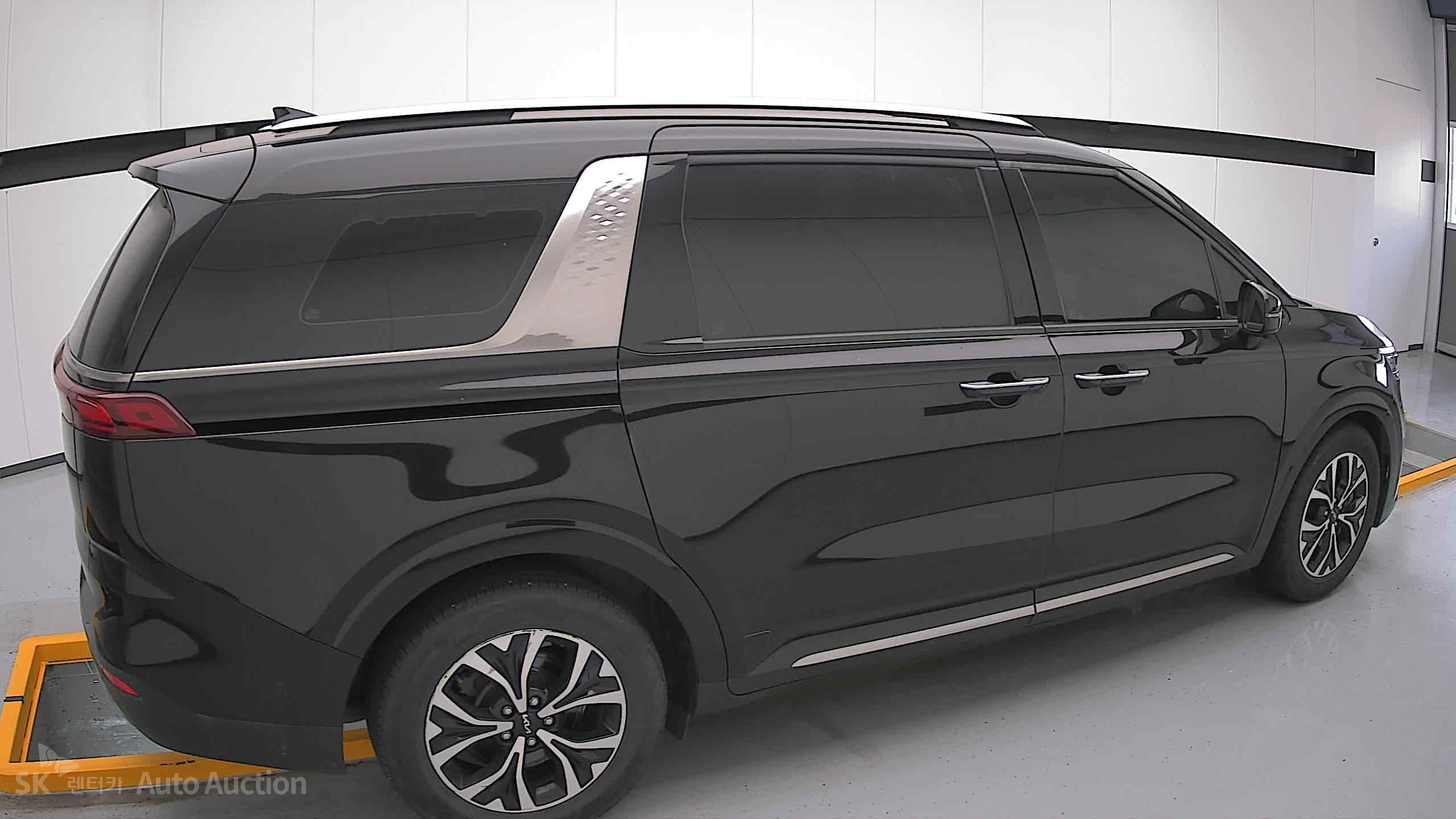 2022 - kia carnival