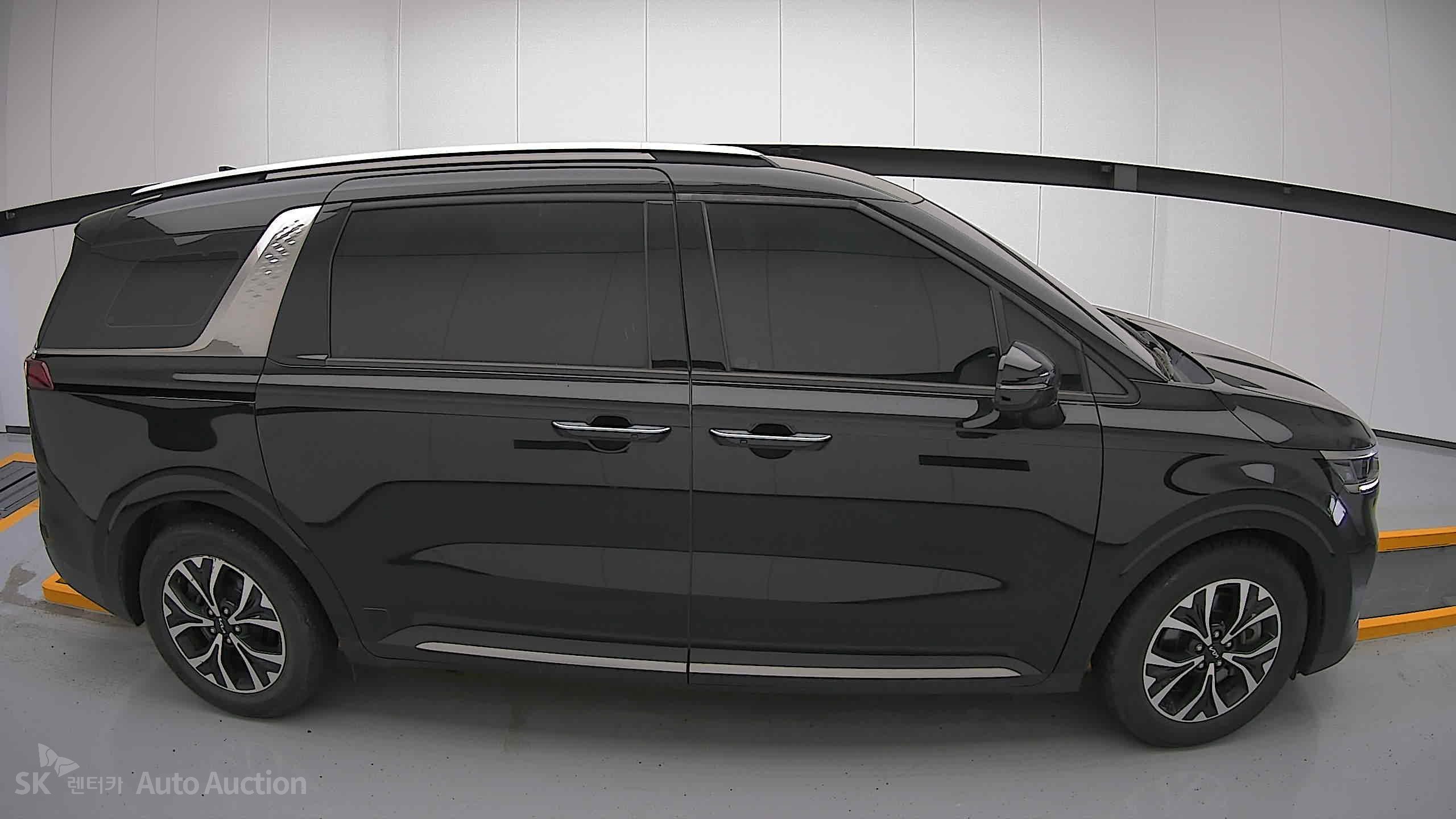 2022 - kia carnival