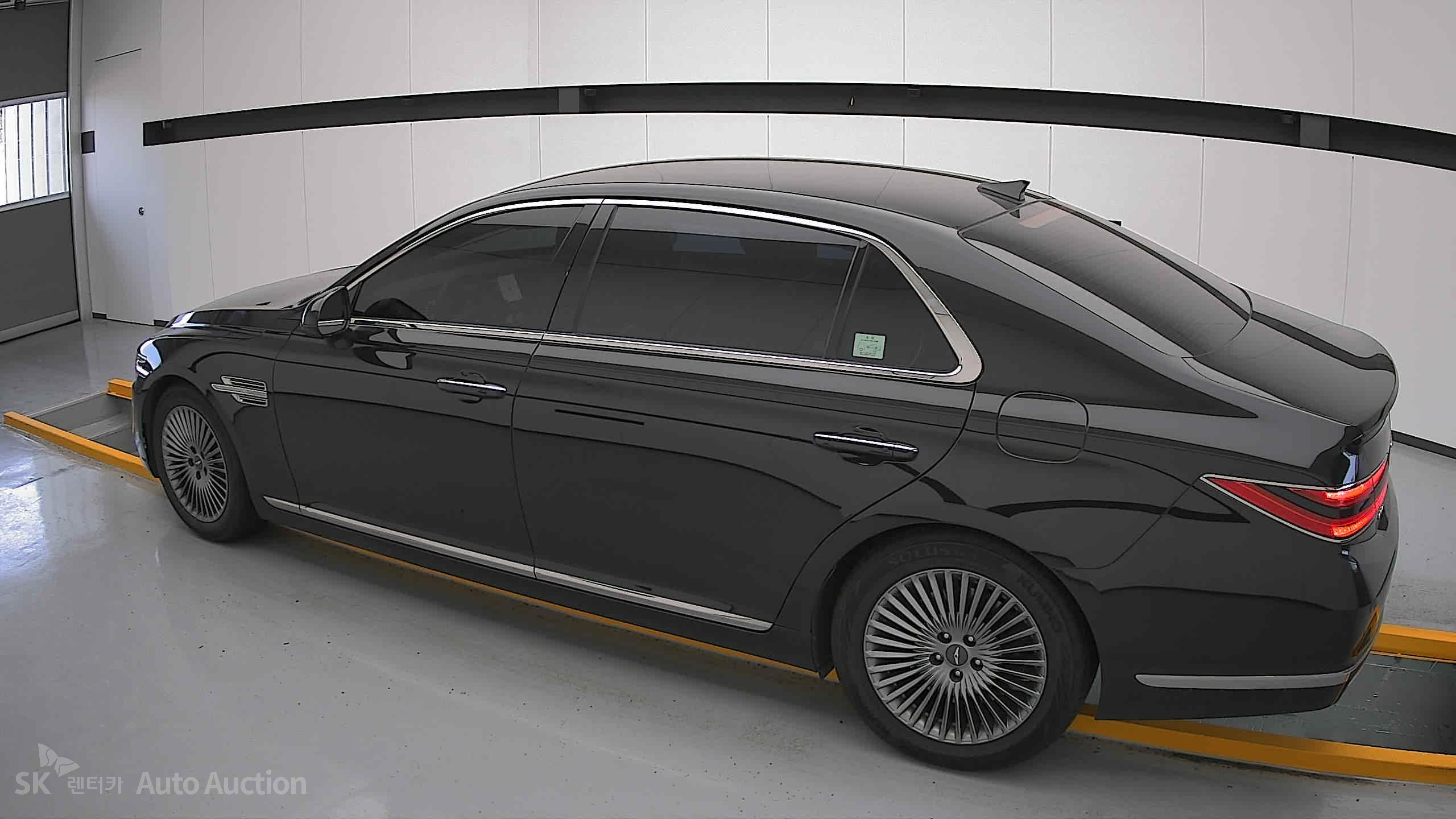 2019 - genesis g90