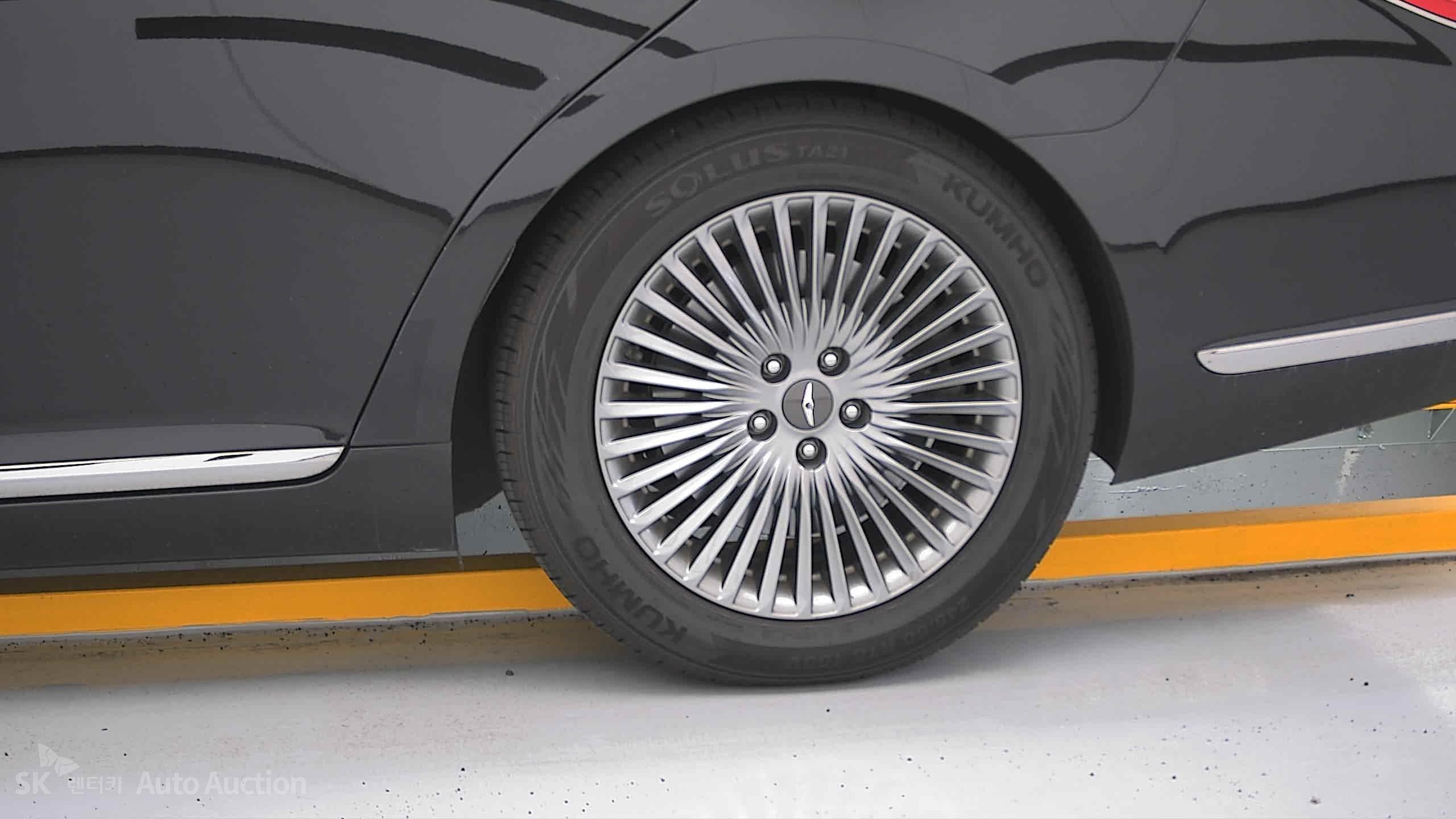 2019 - genesis g90