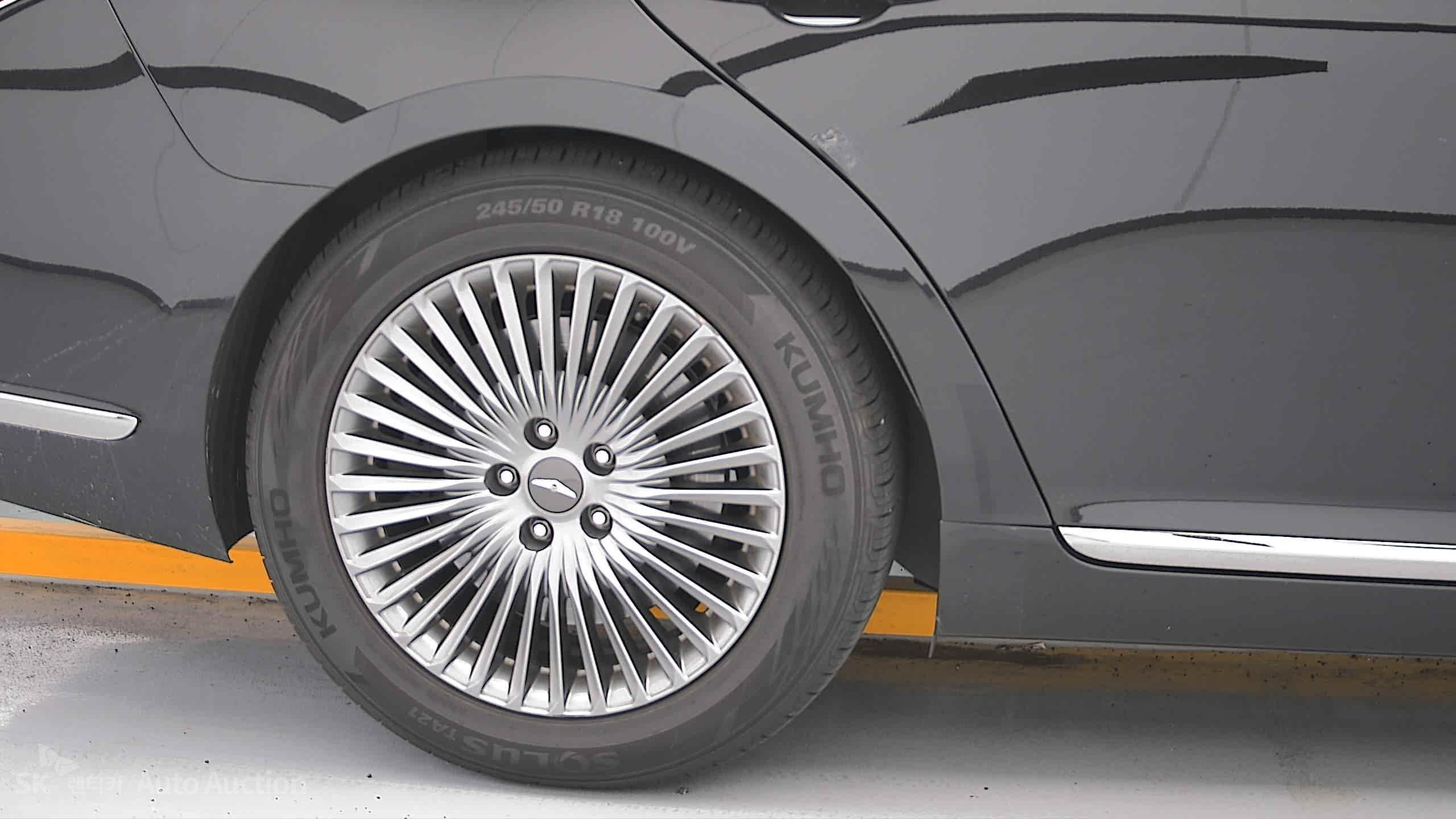 2019 - genesis g90