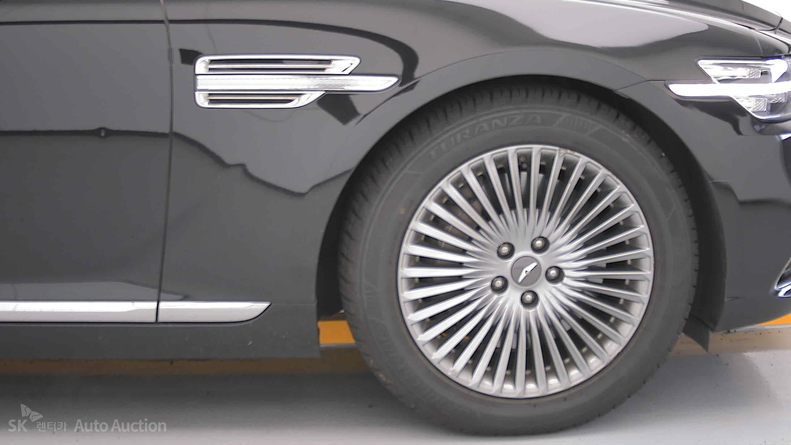 2019 - genesis g90