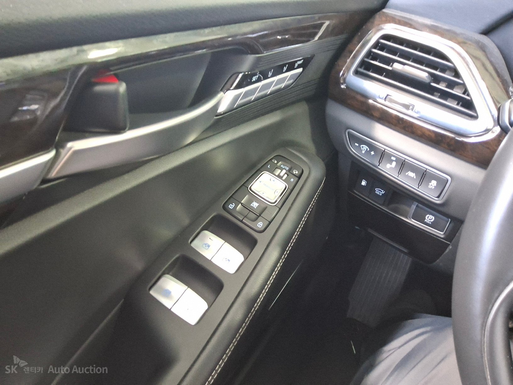 2019 - genesis g90