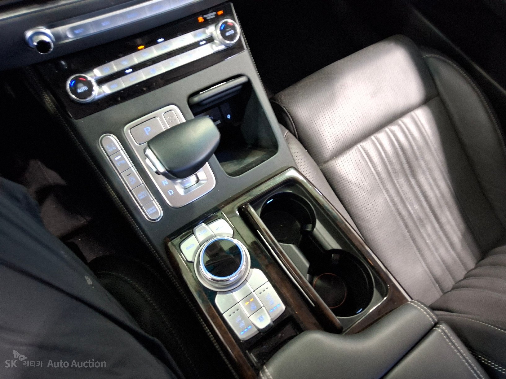 2019 - genesis g90