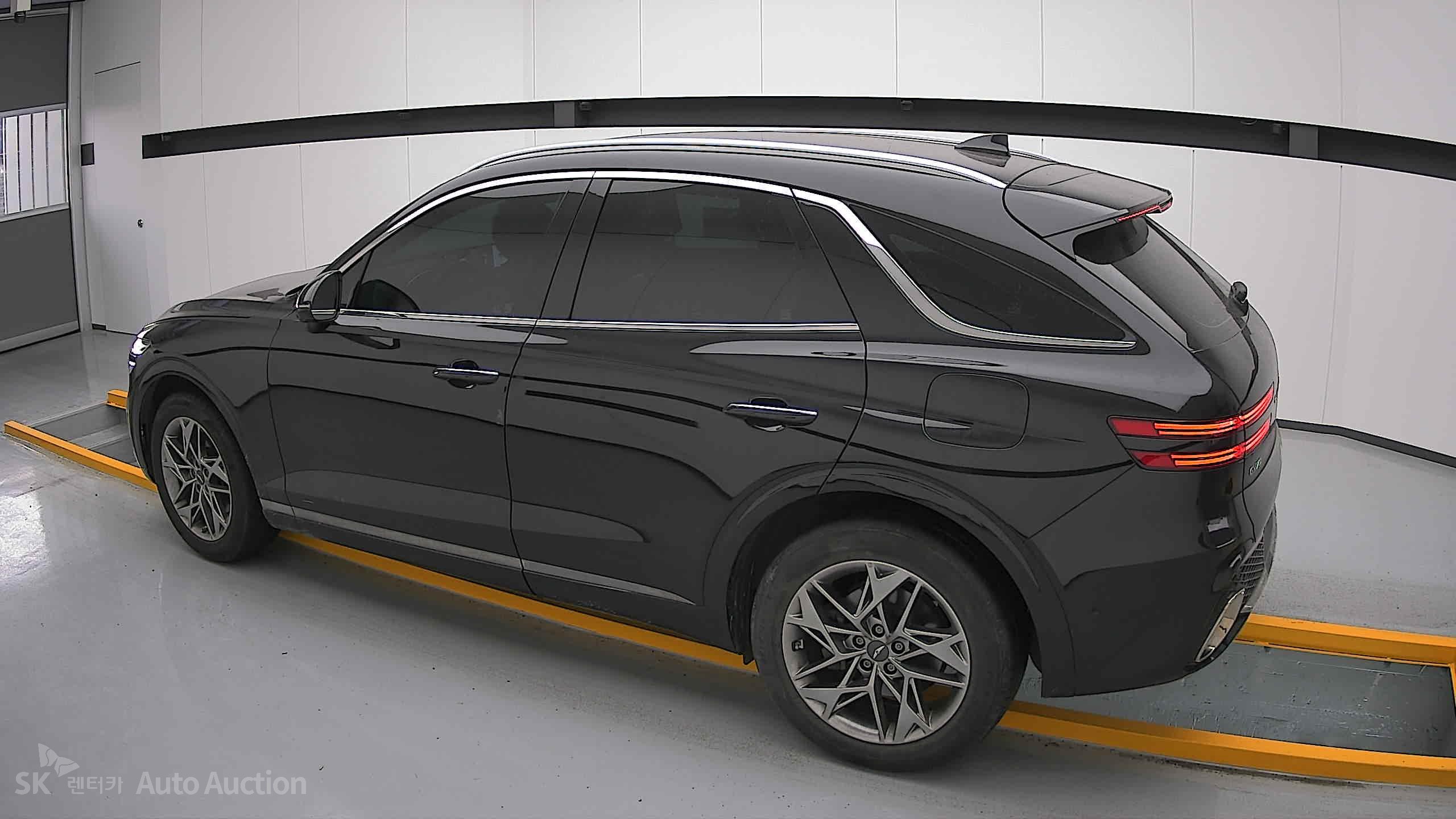 2021 - genesis gv70