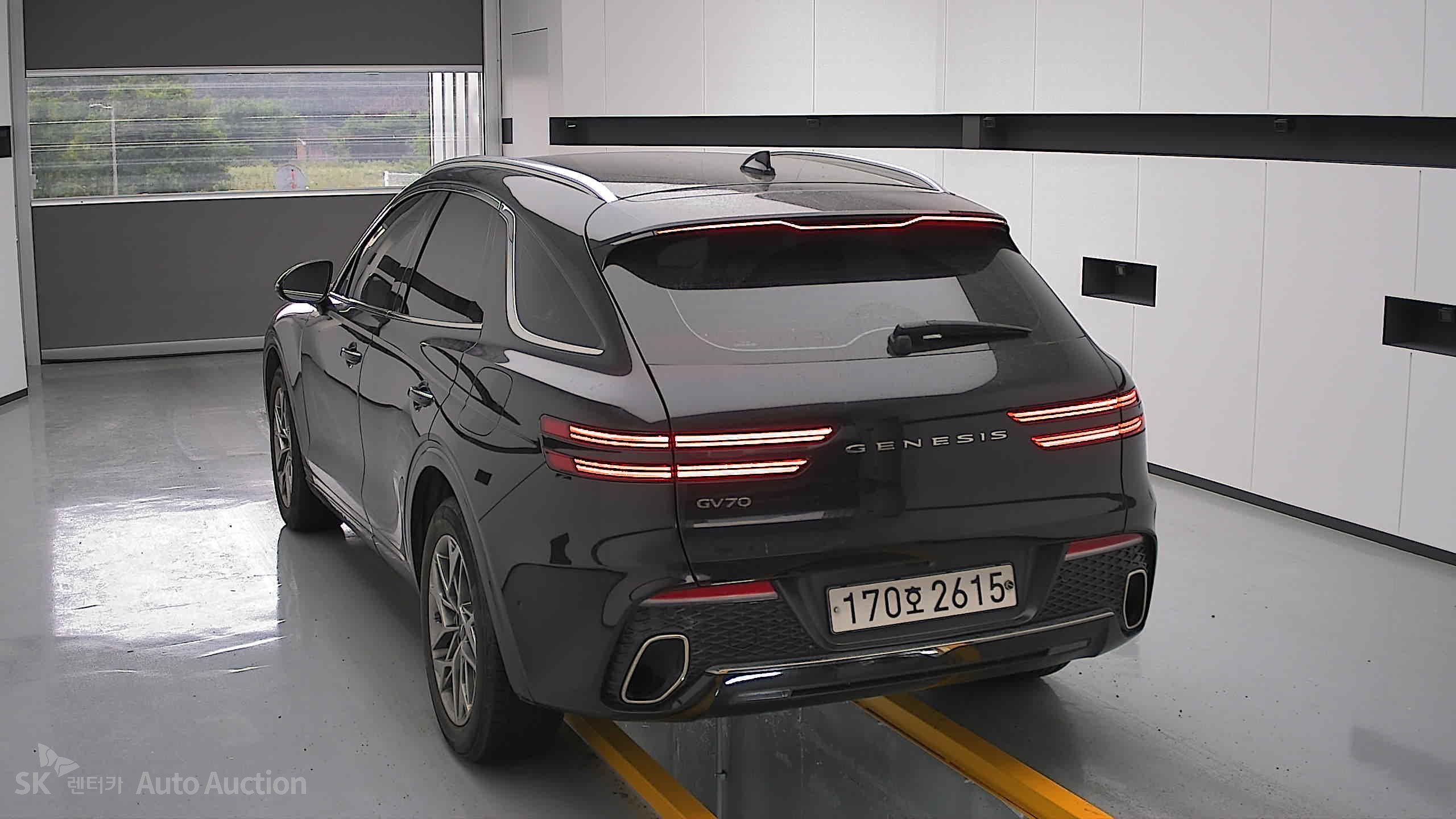 2021 - genesis gv70