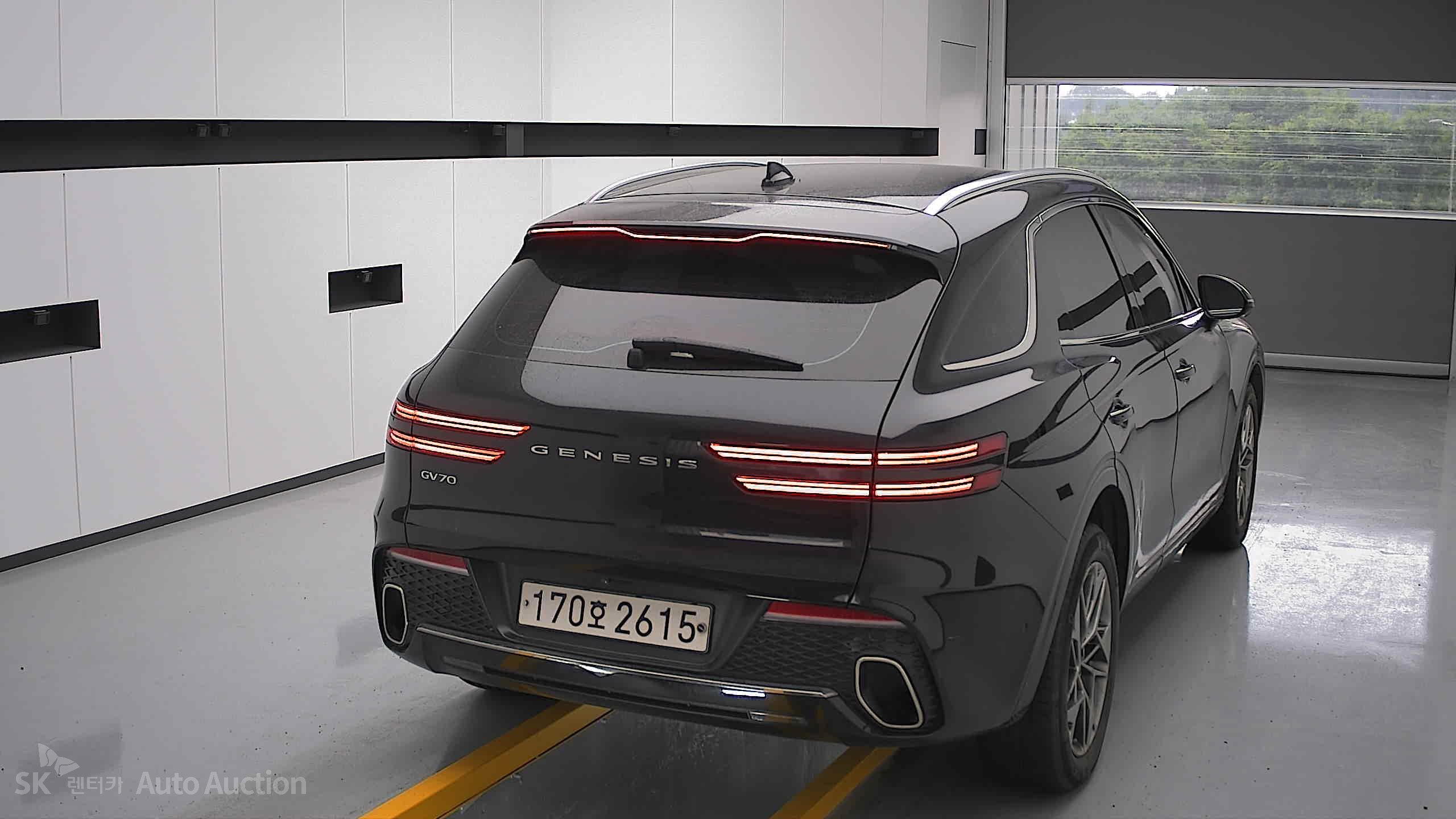 2021 - genesis gv70