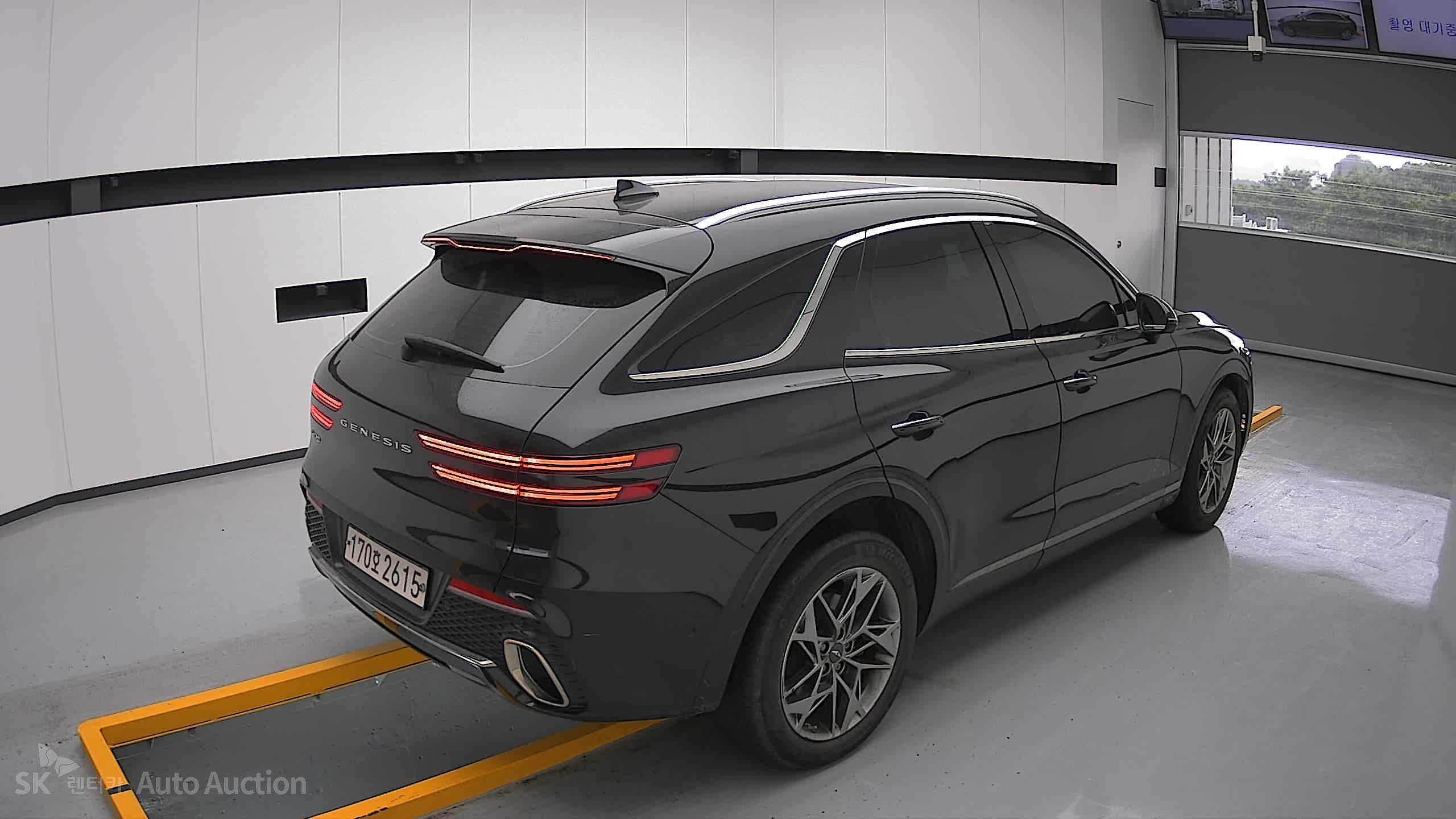 2021 - genesis gv70