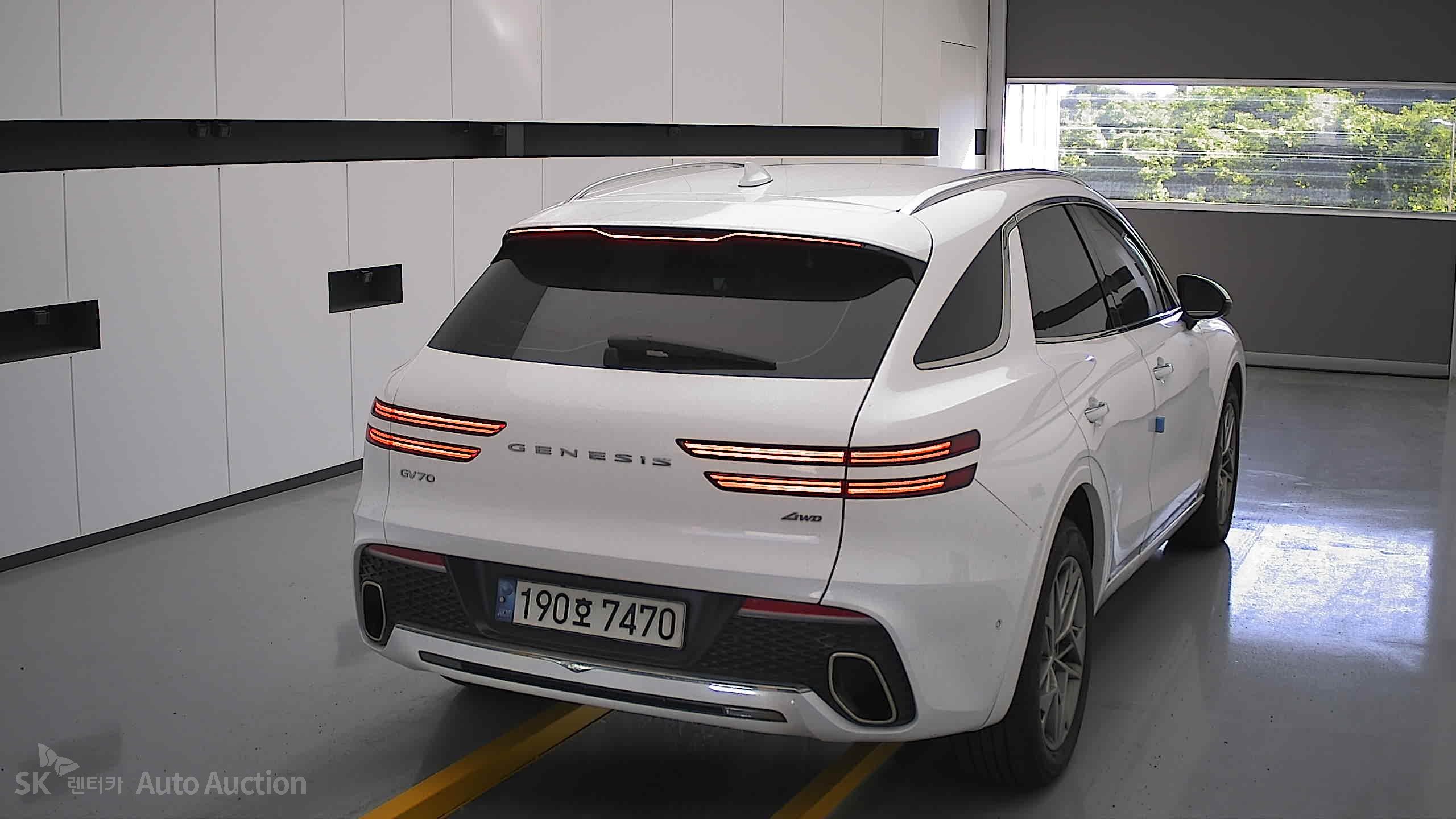 2022 - genesis gv70