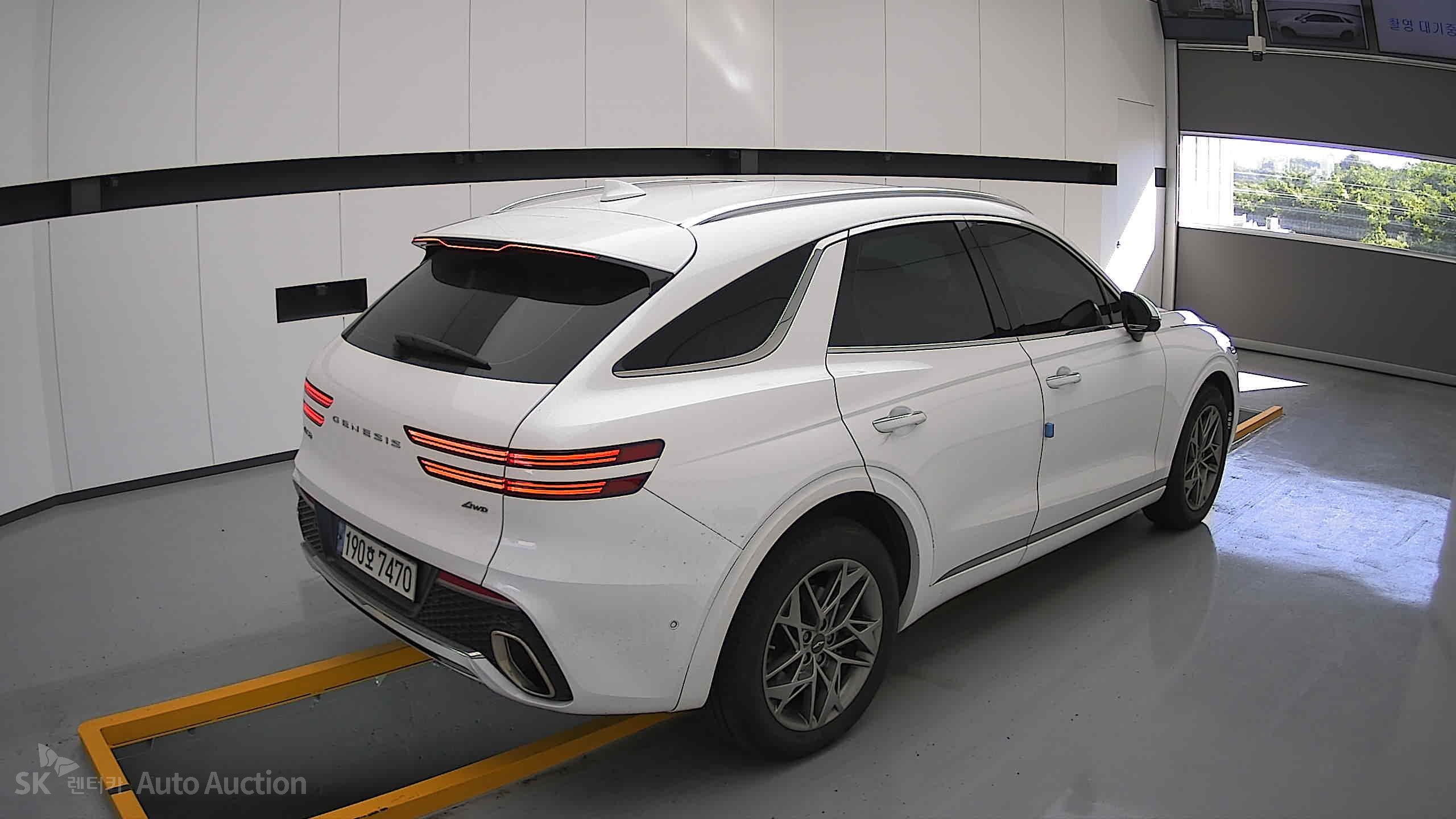 2022 - genesis gv70