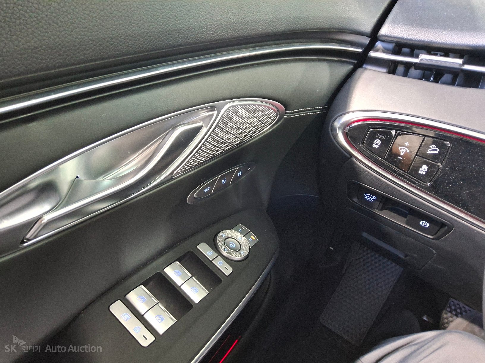 2022 - genesis gv70