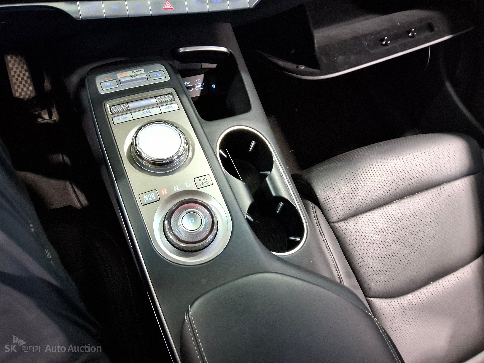 2022 - genesis gv70
