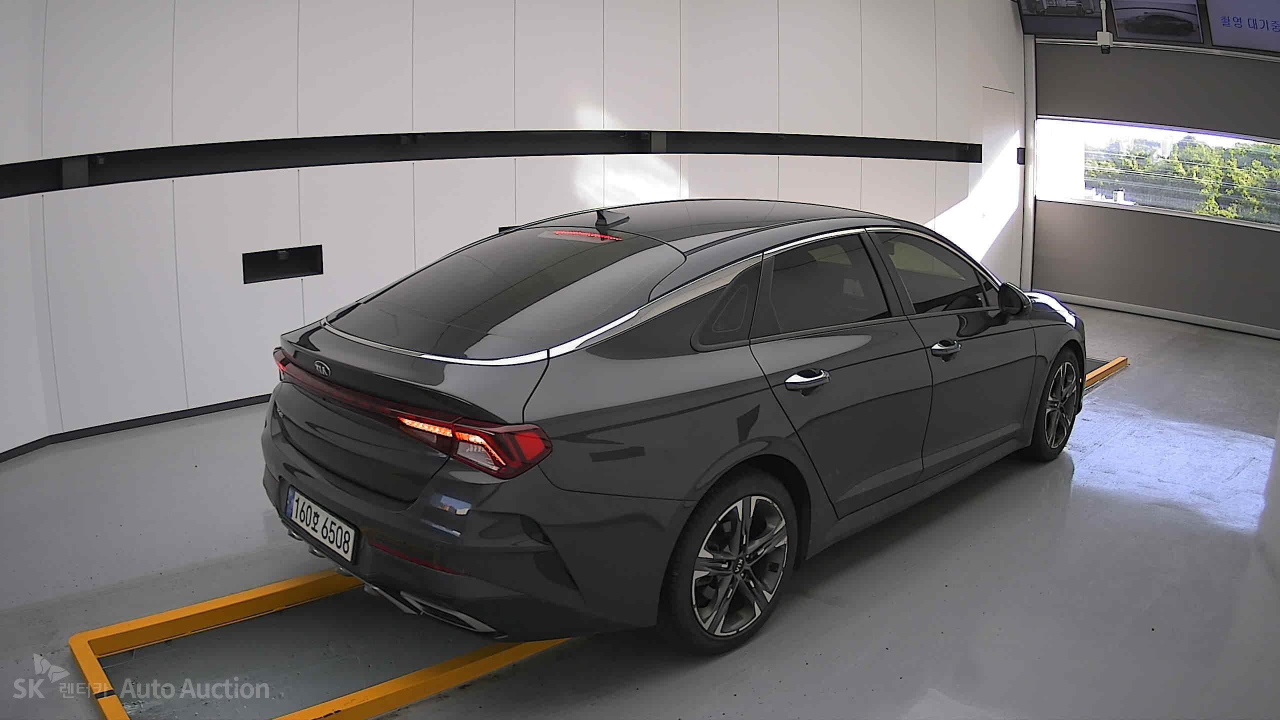 2021 - kia k5