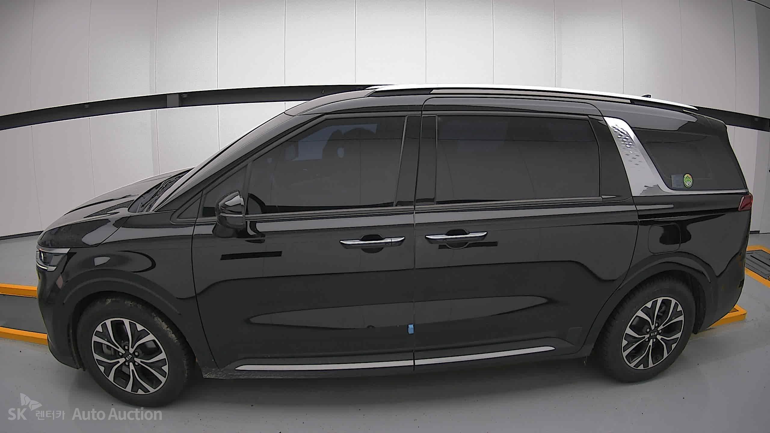 2021 - kia carnival