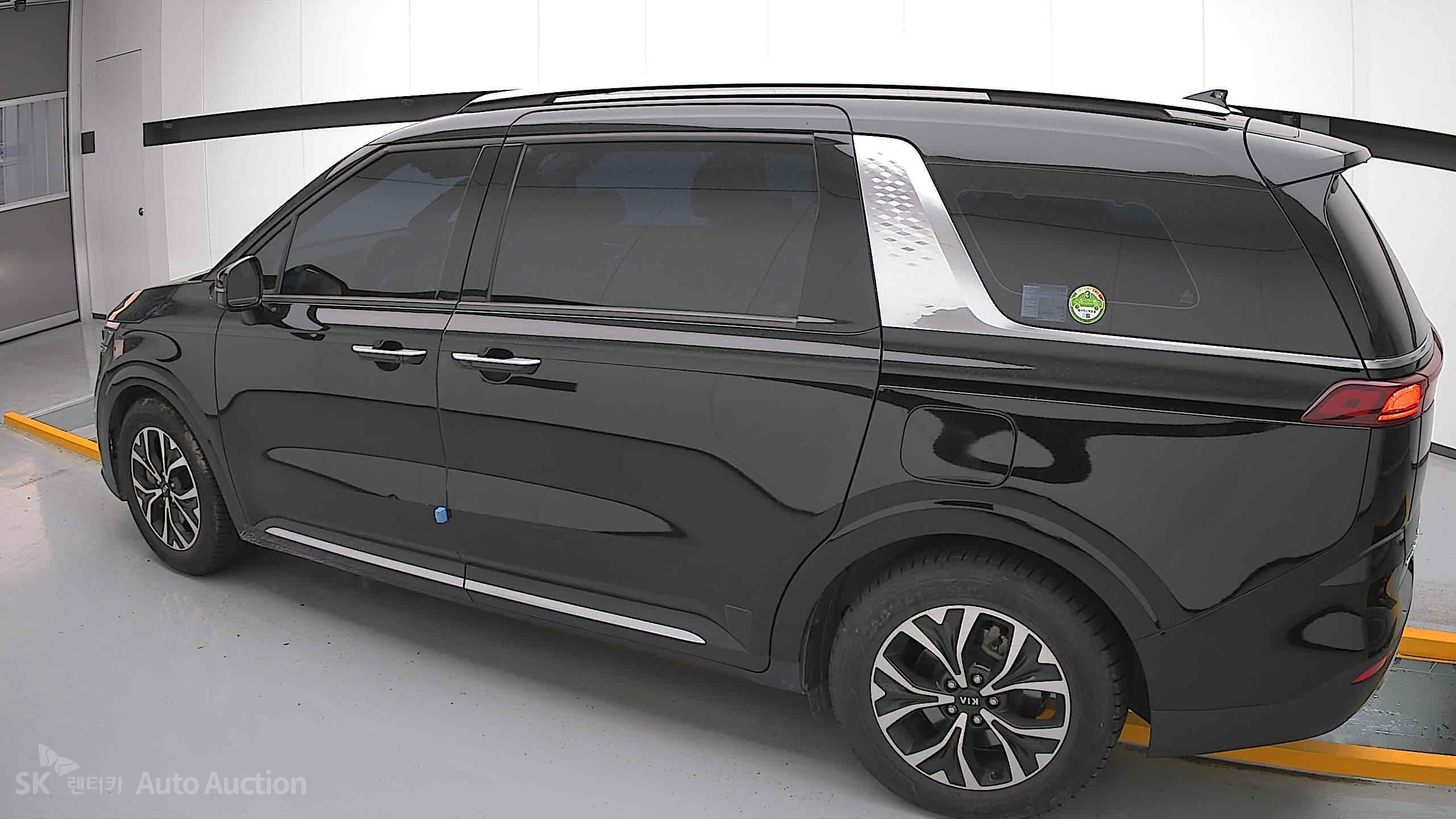 2021 - kia carnival
