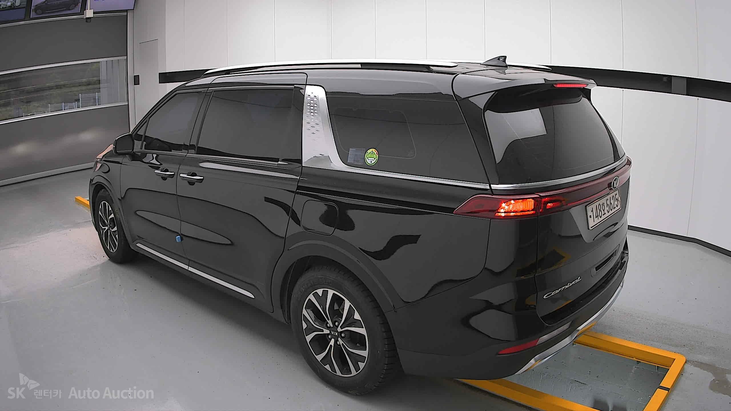 2021 - kia carnival
