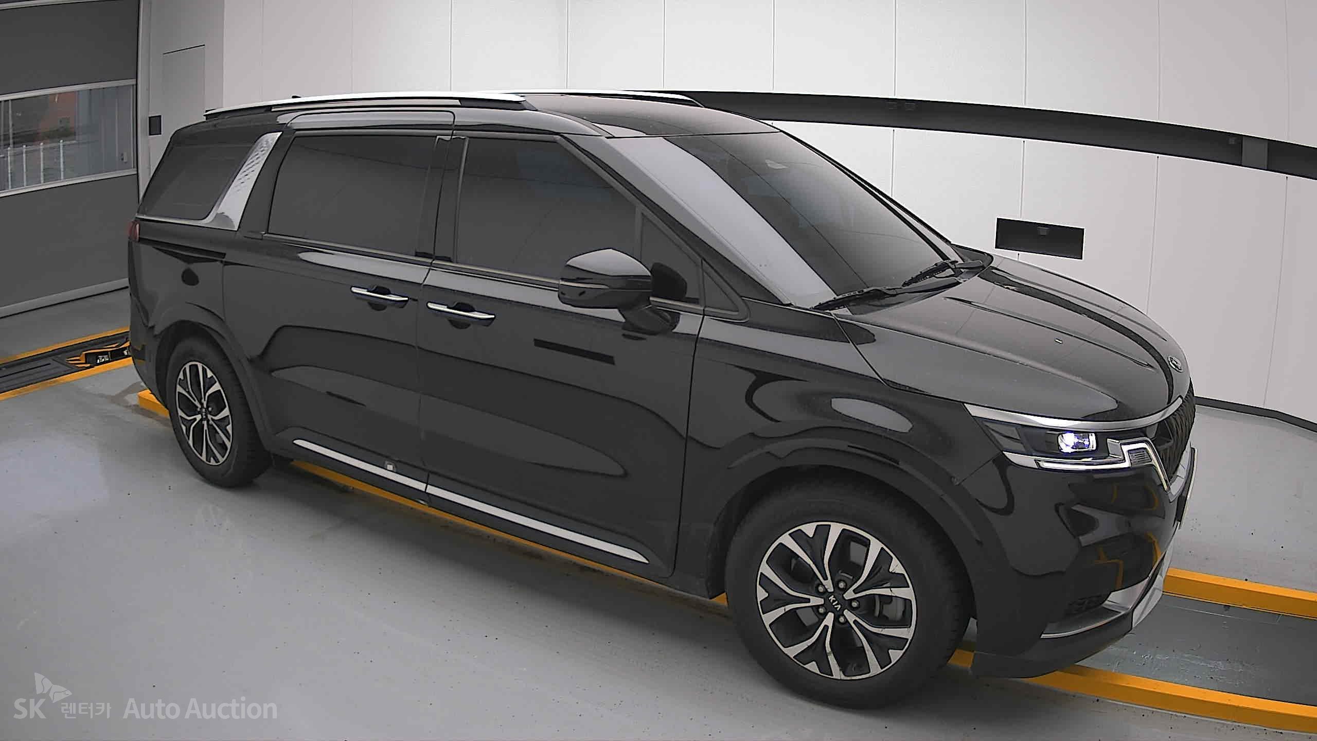 2021 - kia carnival
