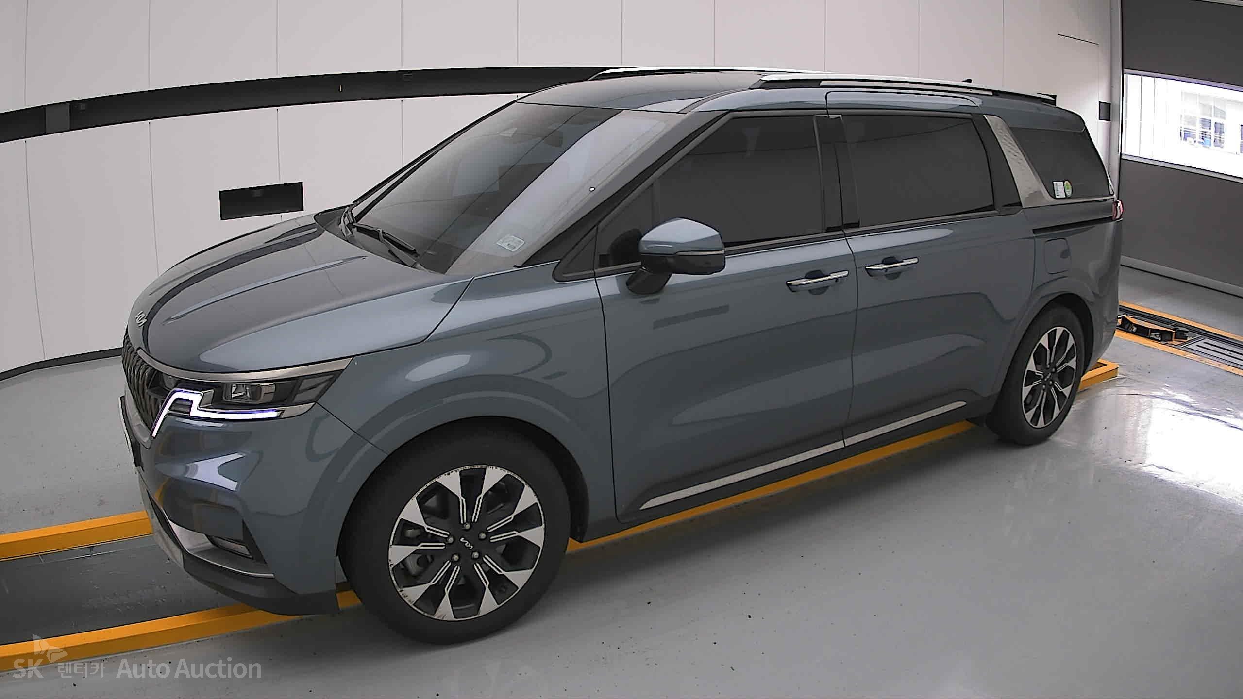 2022 - kia carnival