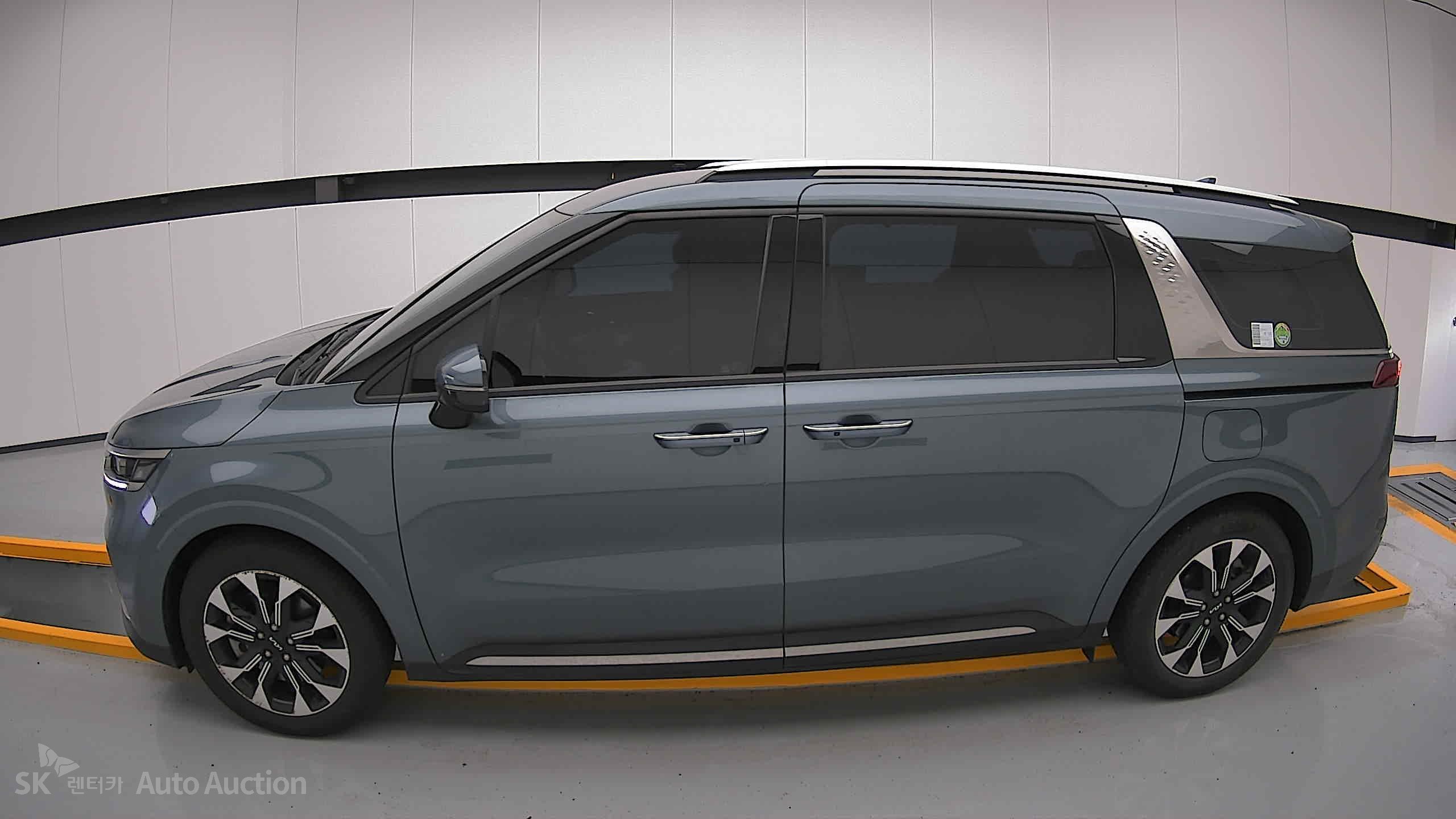 2022 - kia carnival