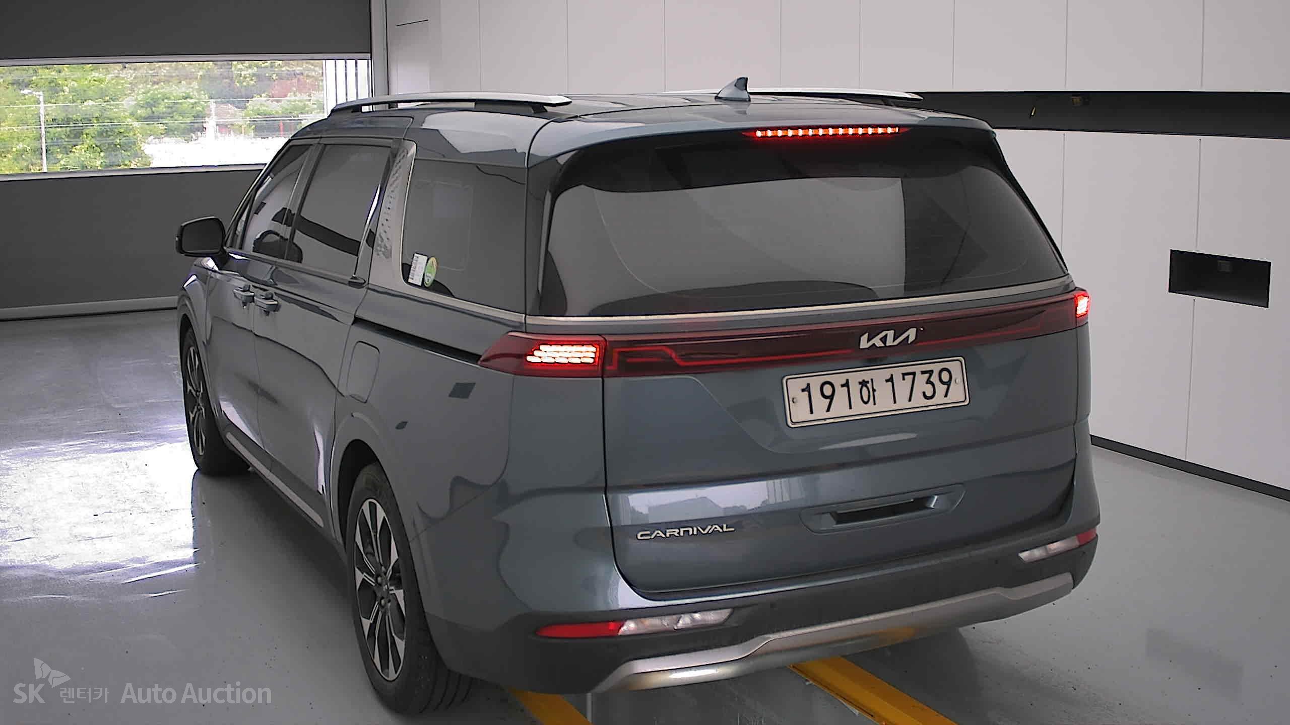 2022 - kia carnival