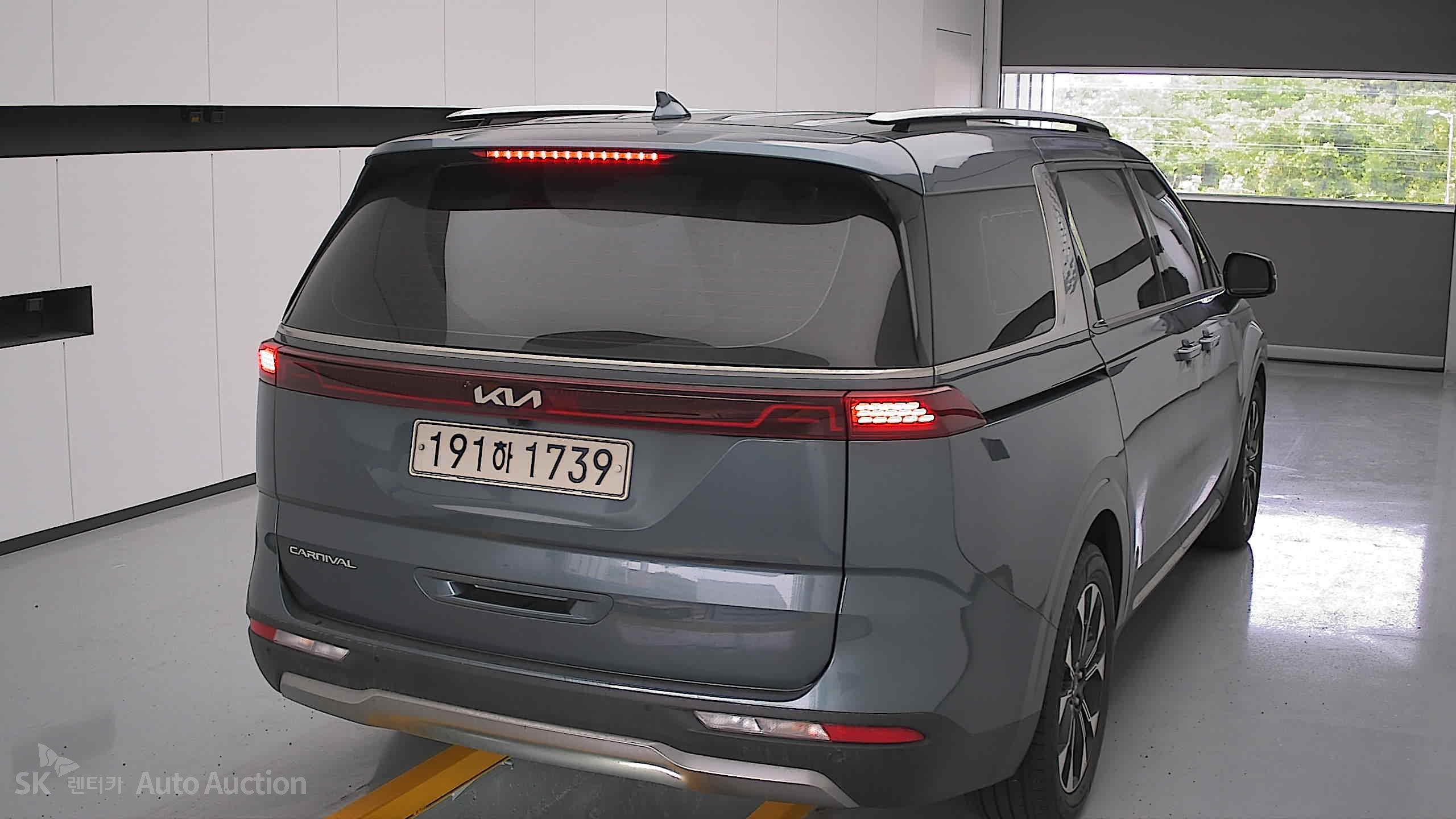 2022 - kia carnival