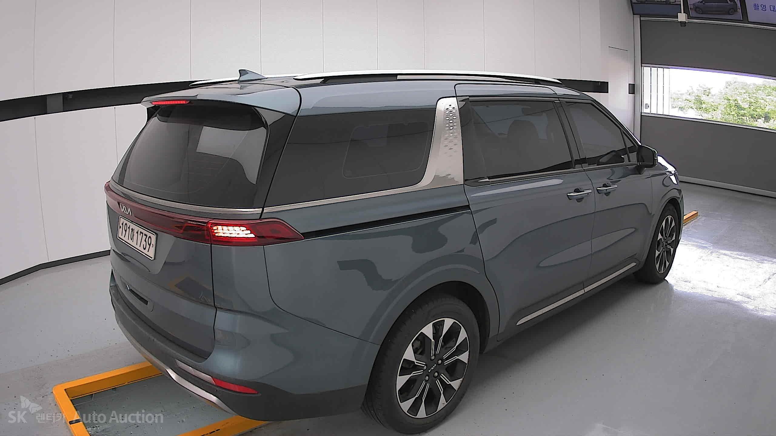 2022 - kia carnival