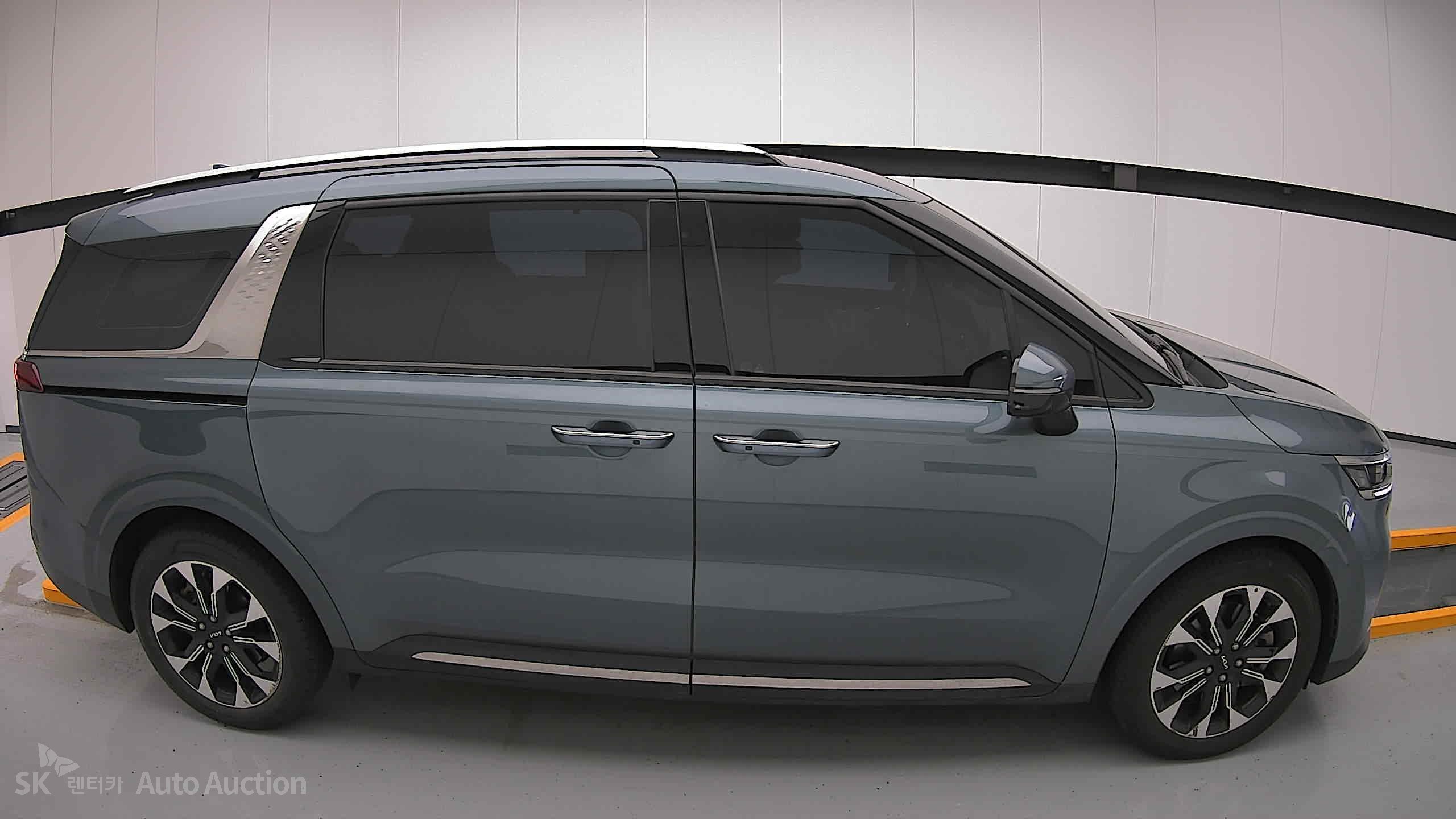 2022 - kia carnival