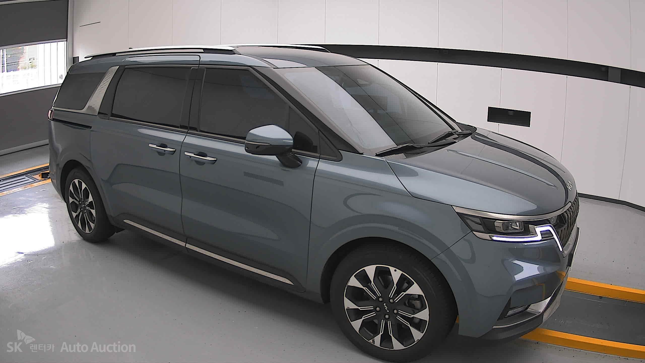 2022 - kia carnival