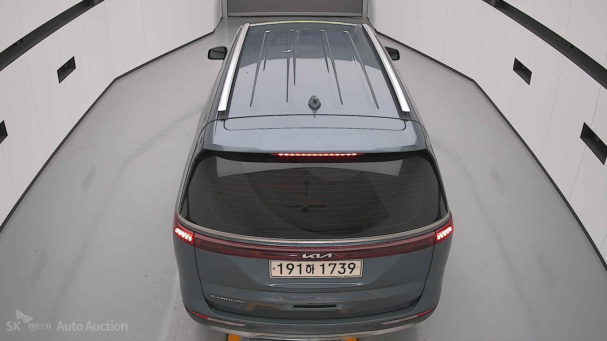 2022 - kia carnival