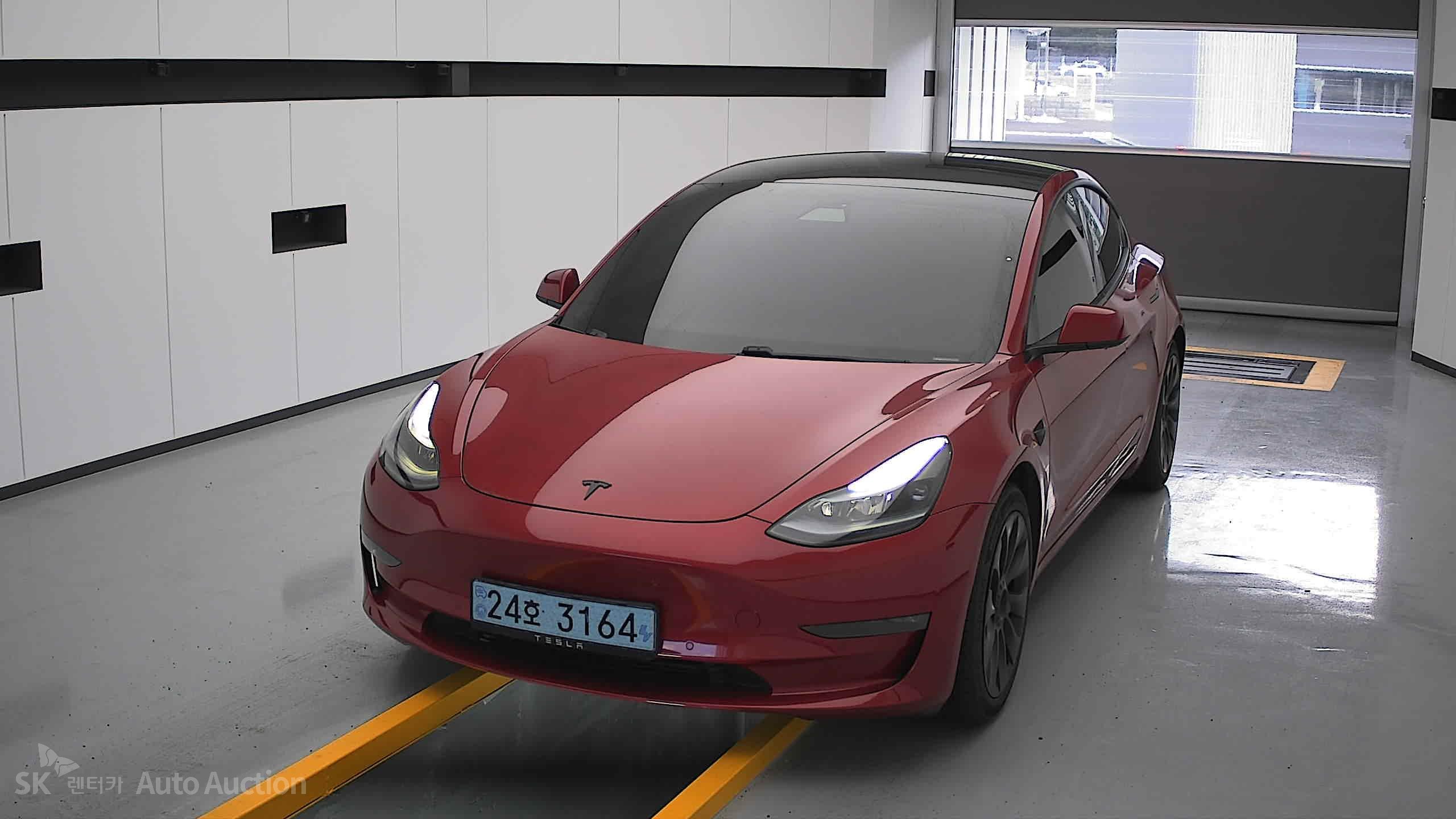 2021 - tesla model 3