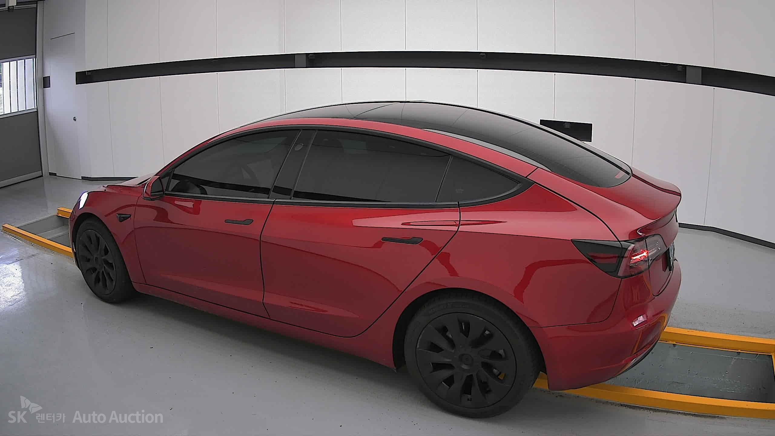 2021 - tesla model 3