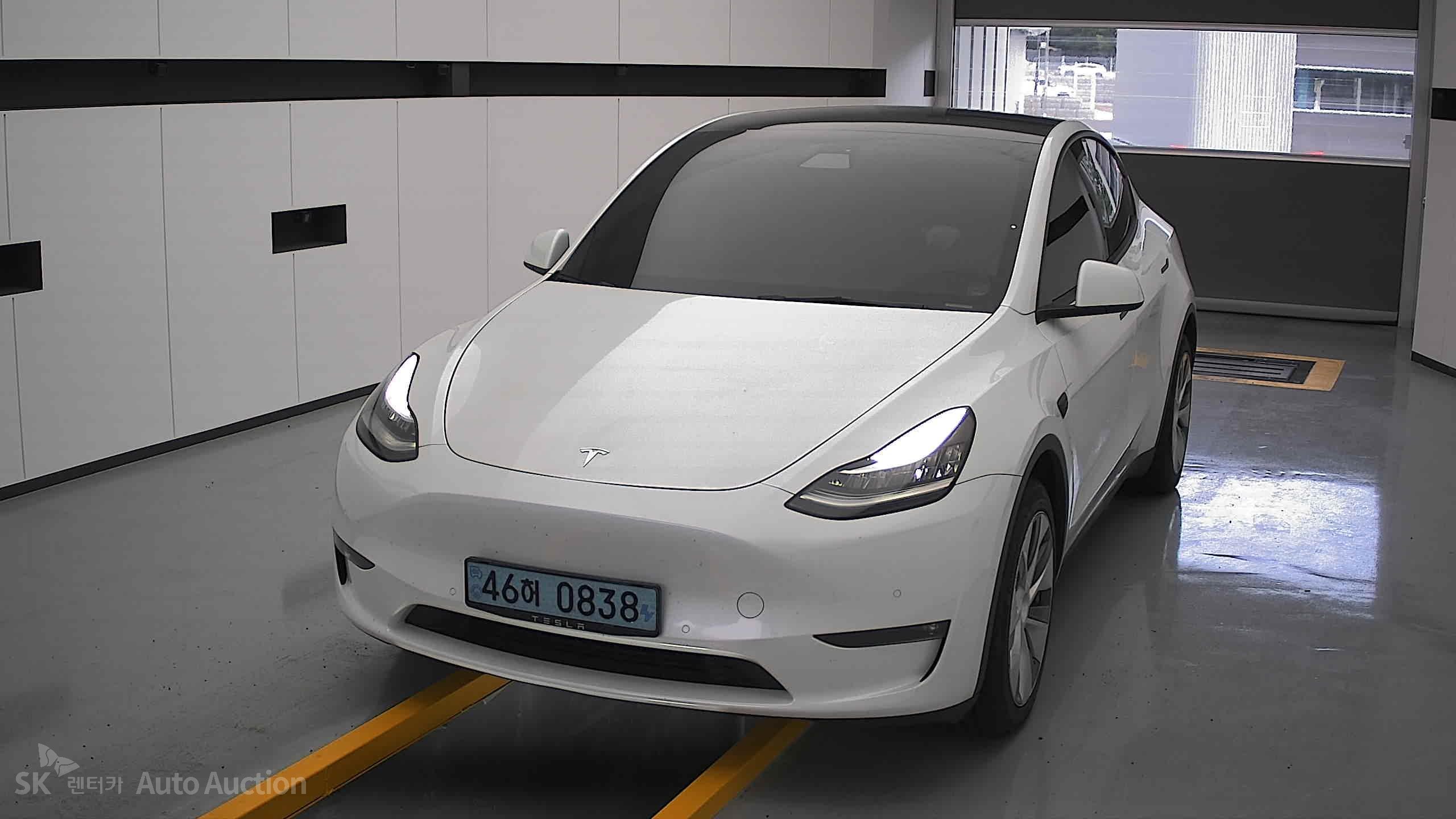 2022 - tesla model y