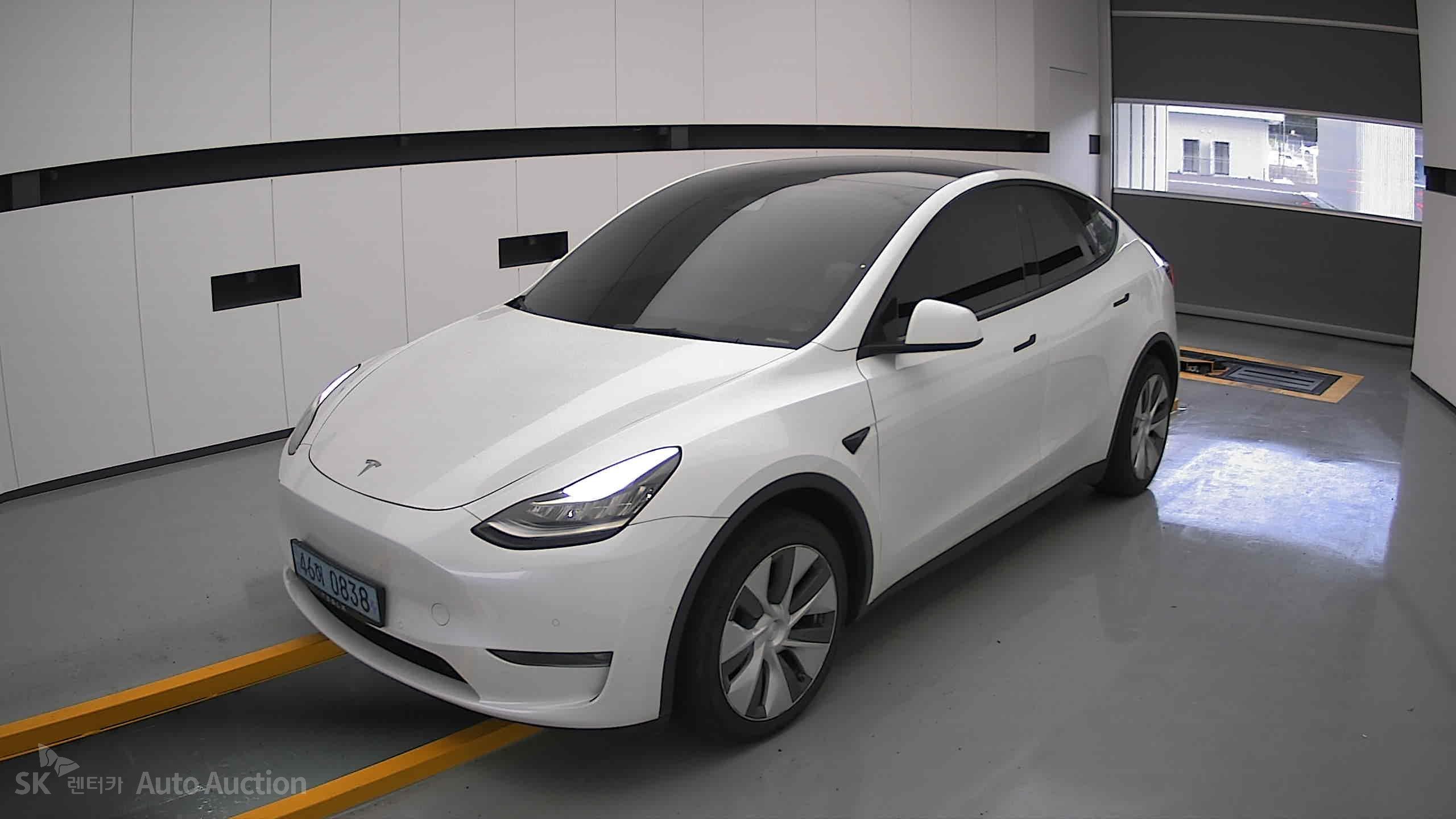 2022 - tesla model y