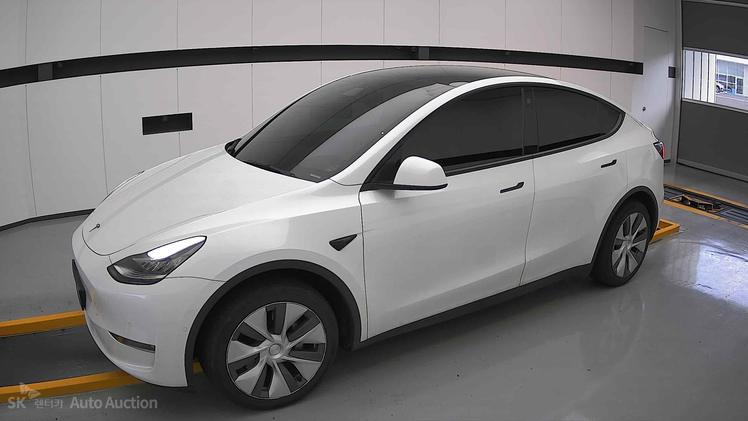 2022 - tesla model y