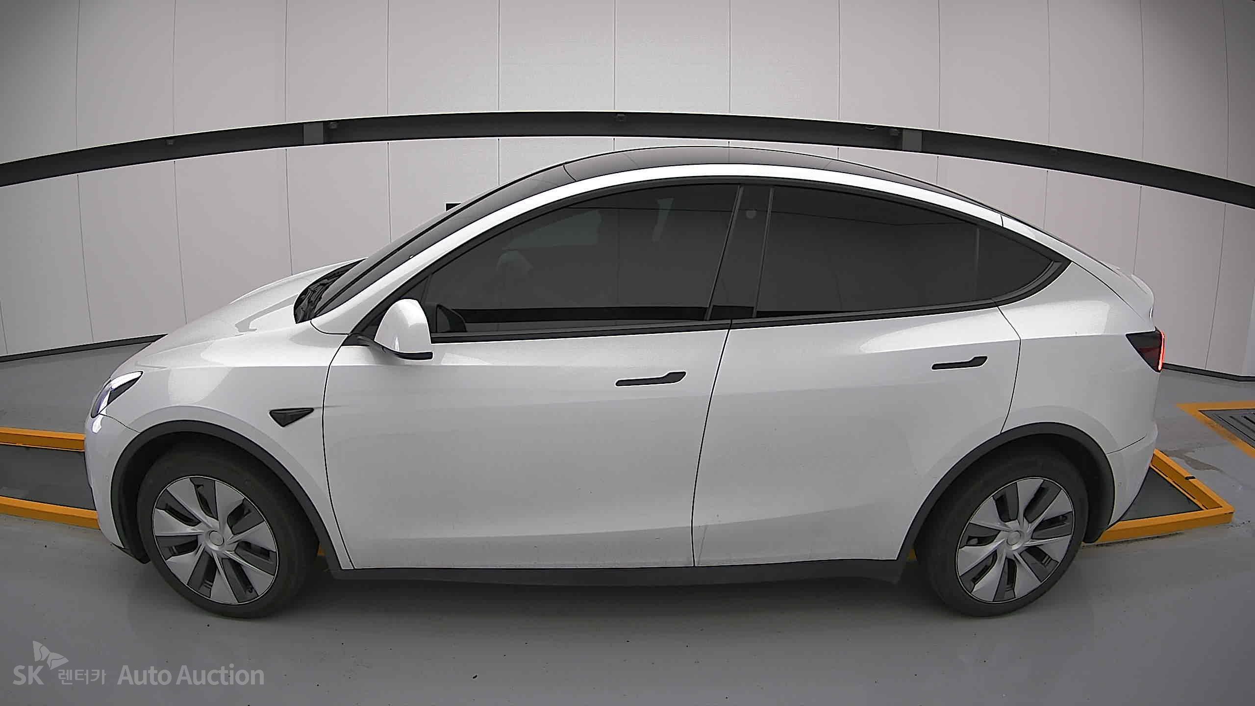 2022 - tesla model y
