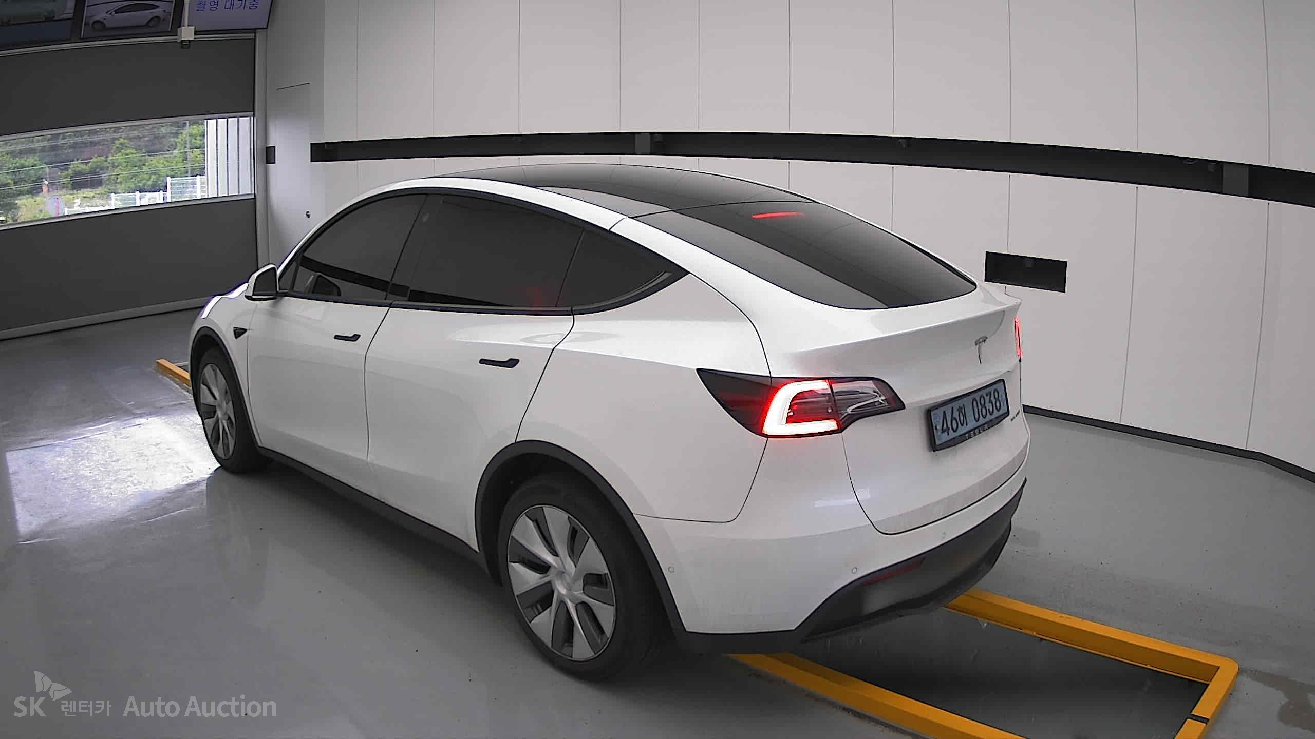2022 - tesla model y
