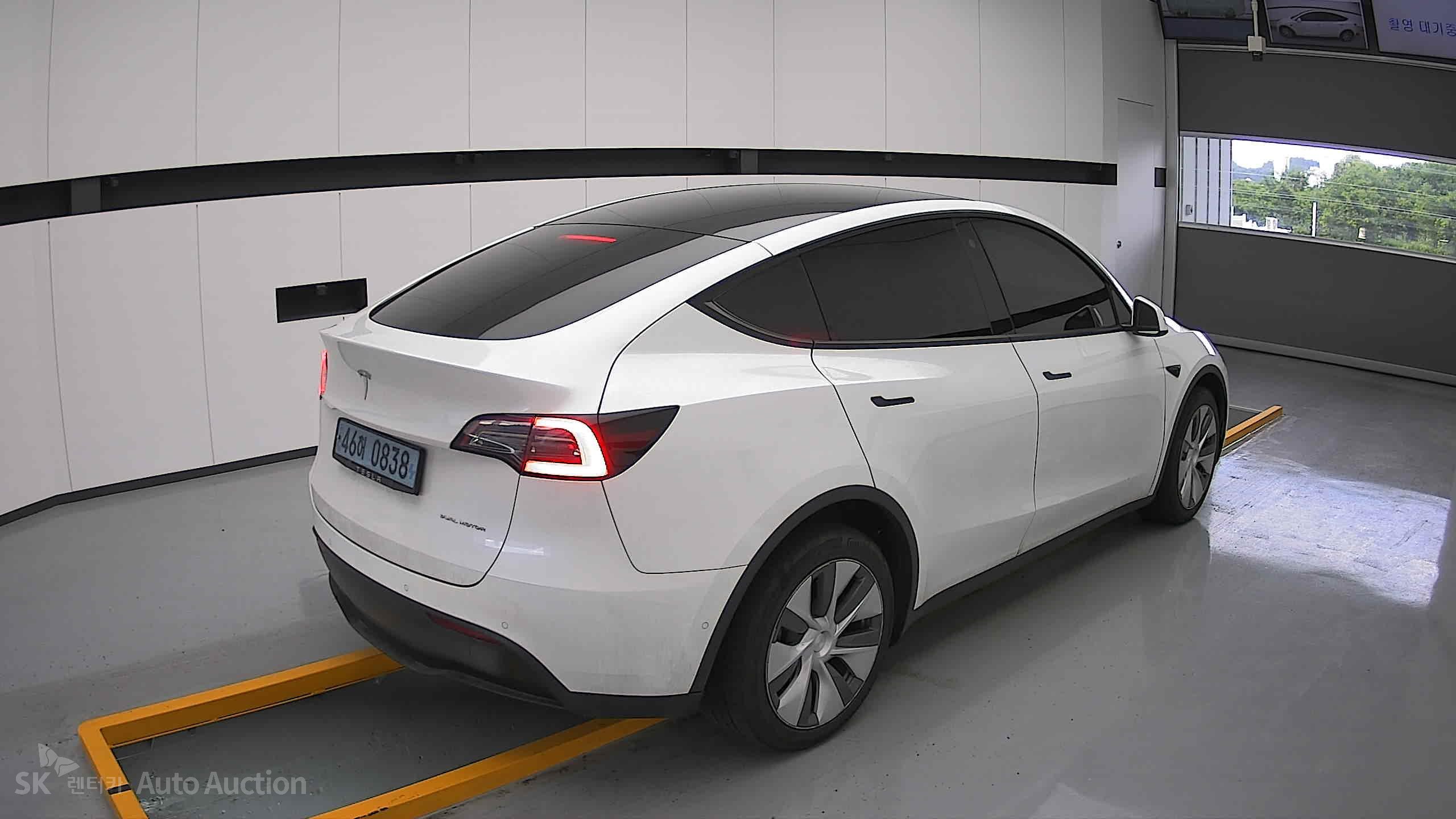 2022 - tesla model y
