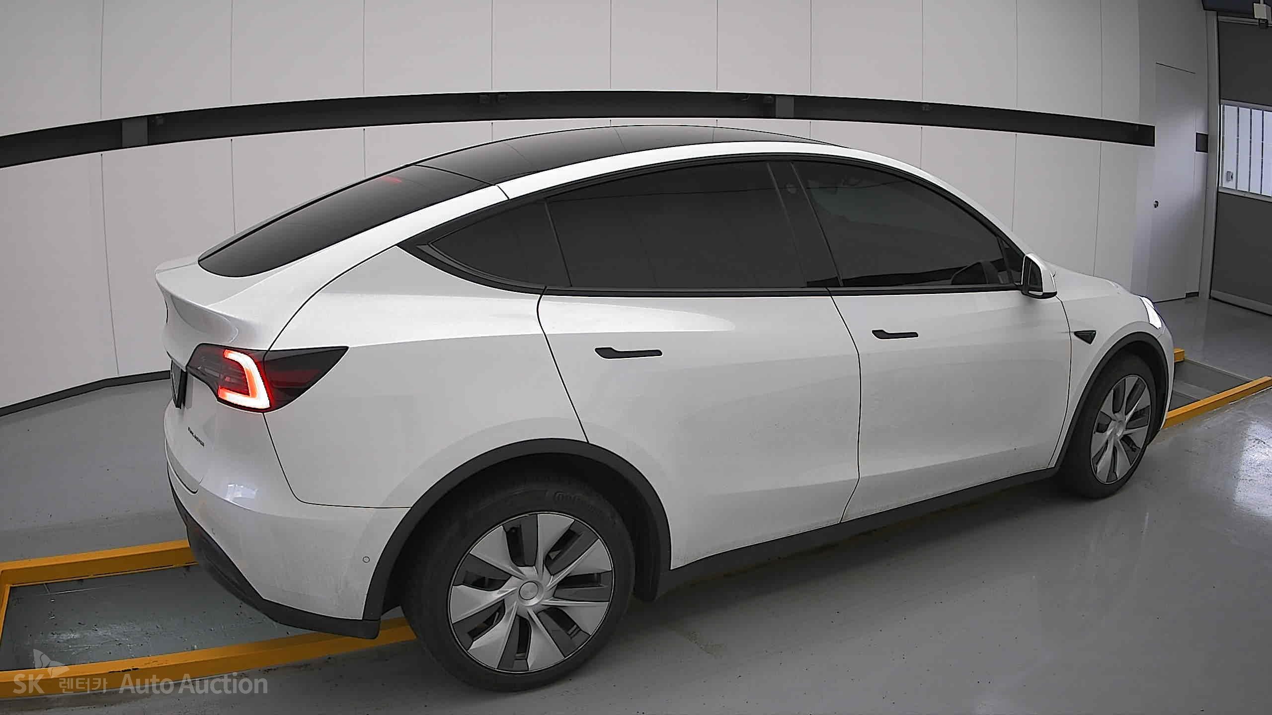 2022 - tesla model y