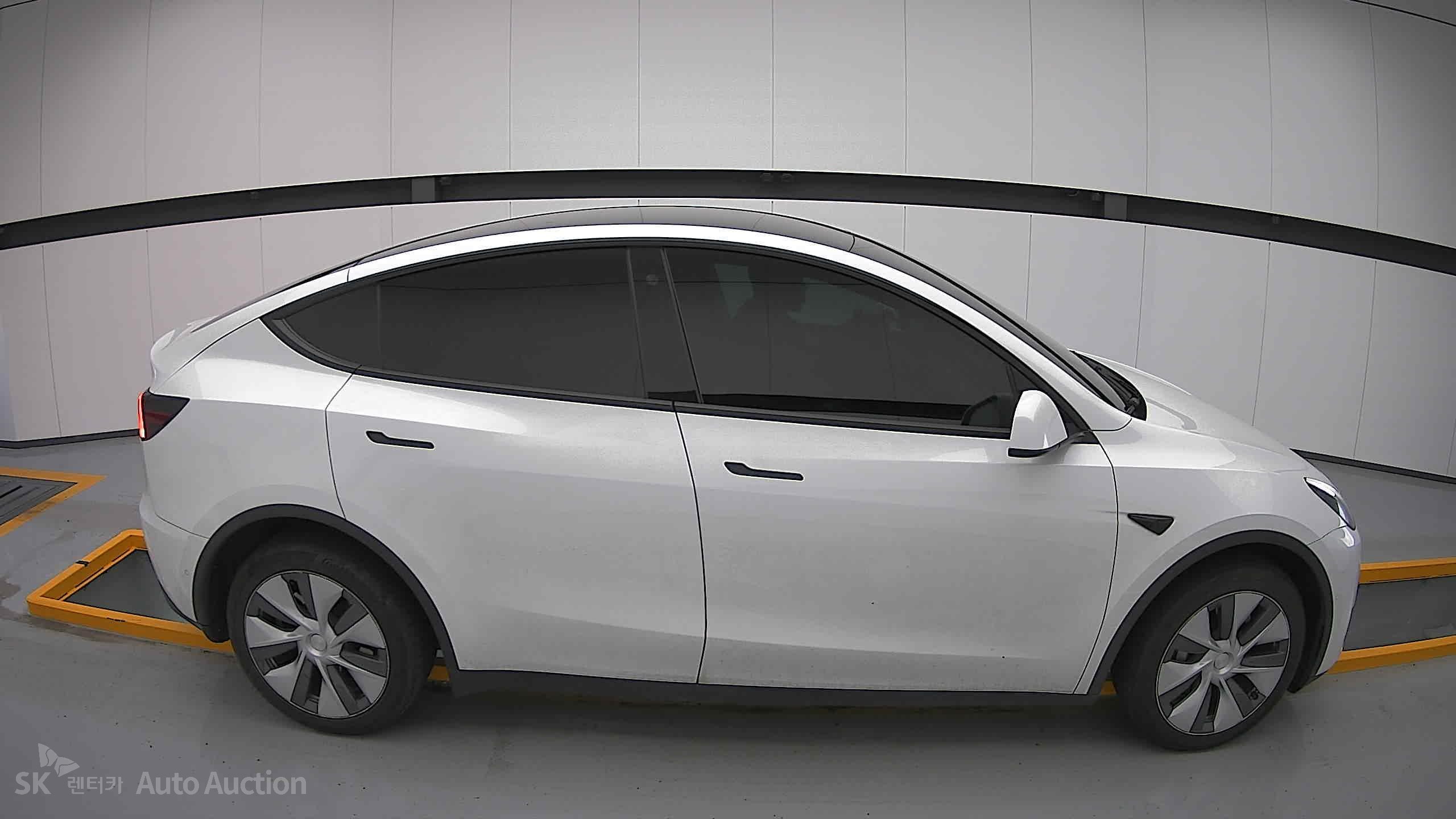 2022 - tesla model y